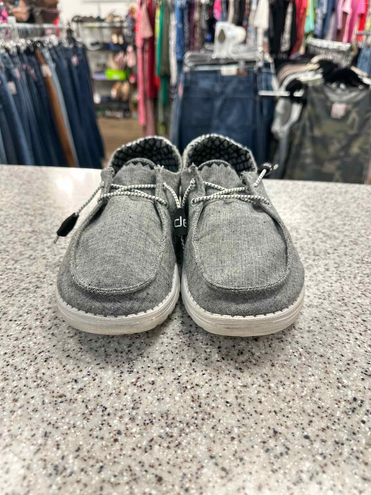 Hey Dude Size 9 Gray Shoes