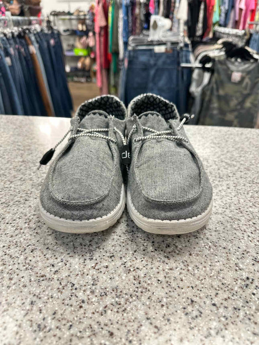 Hey Dude Size 9 Gray Shoes