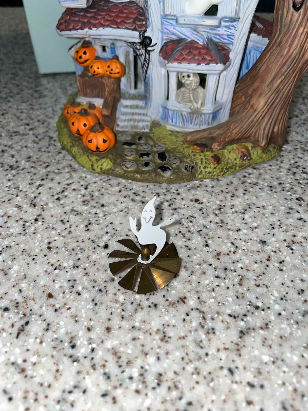 Partylite VINTAGE Ghostly Tealight Ceramic House P7862 NEW NIB