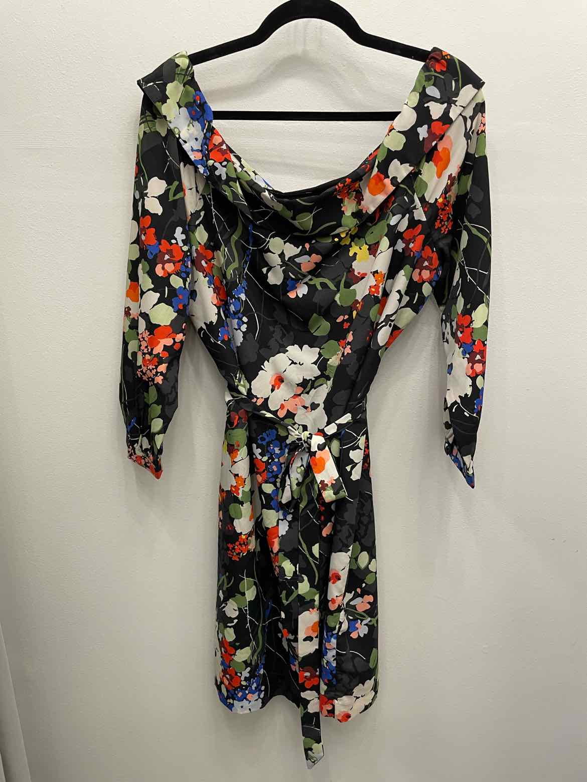 Banana Republic Size Large Black/Green Dress