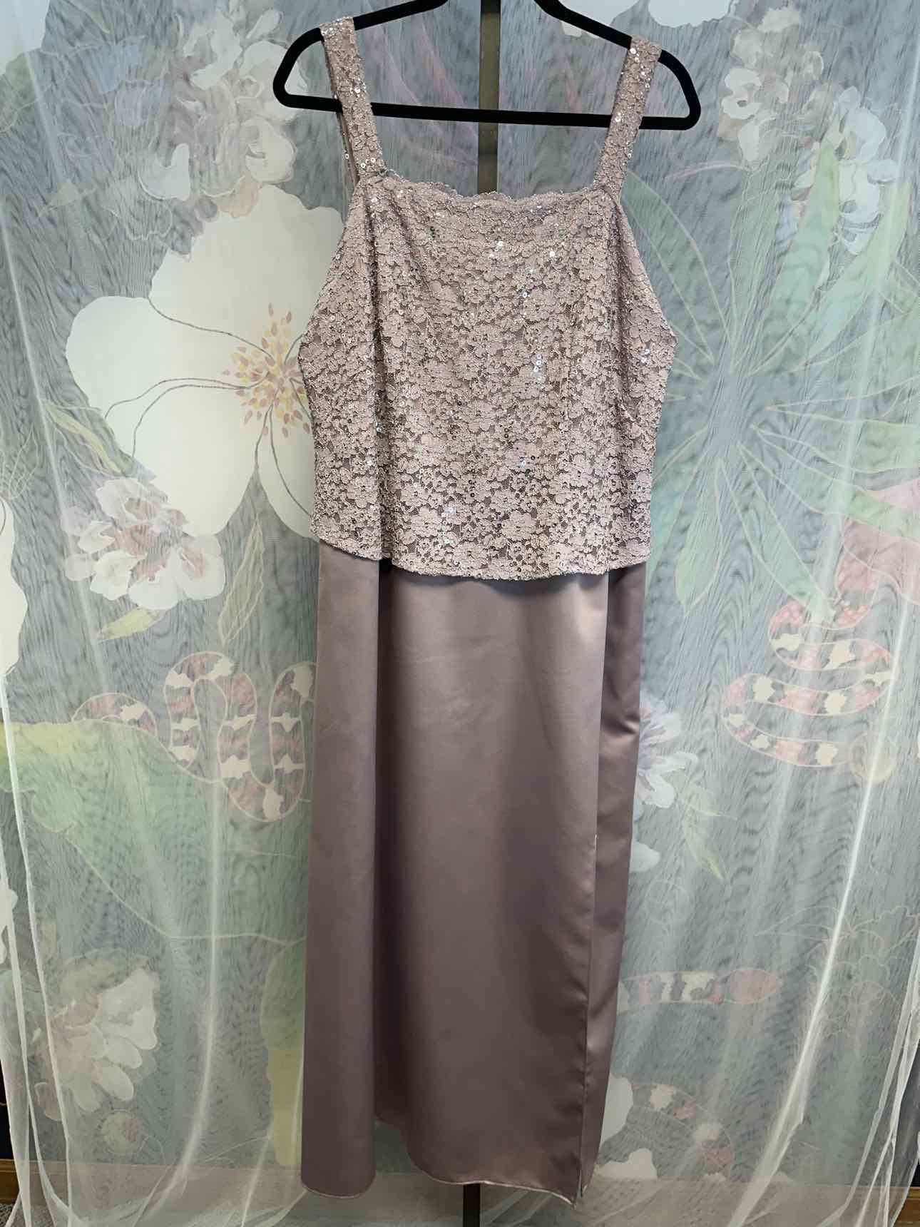 ALEX Evenings 16W Dusty Purple Formal Dress shimmer floral lace top, leg slit