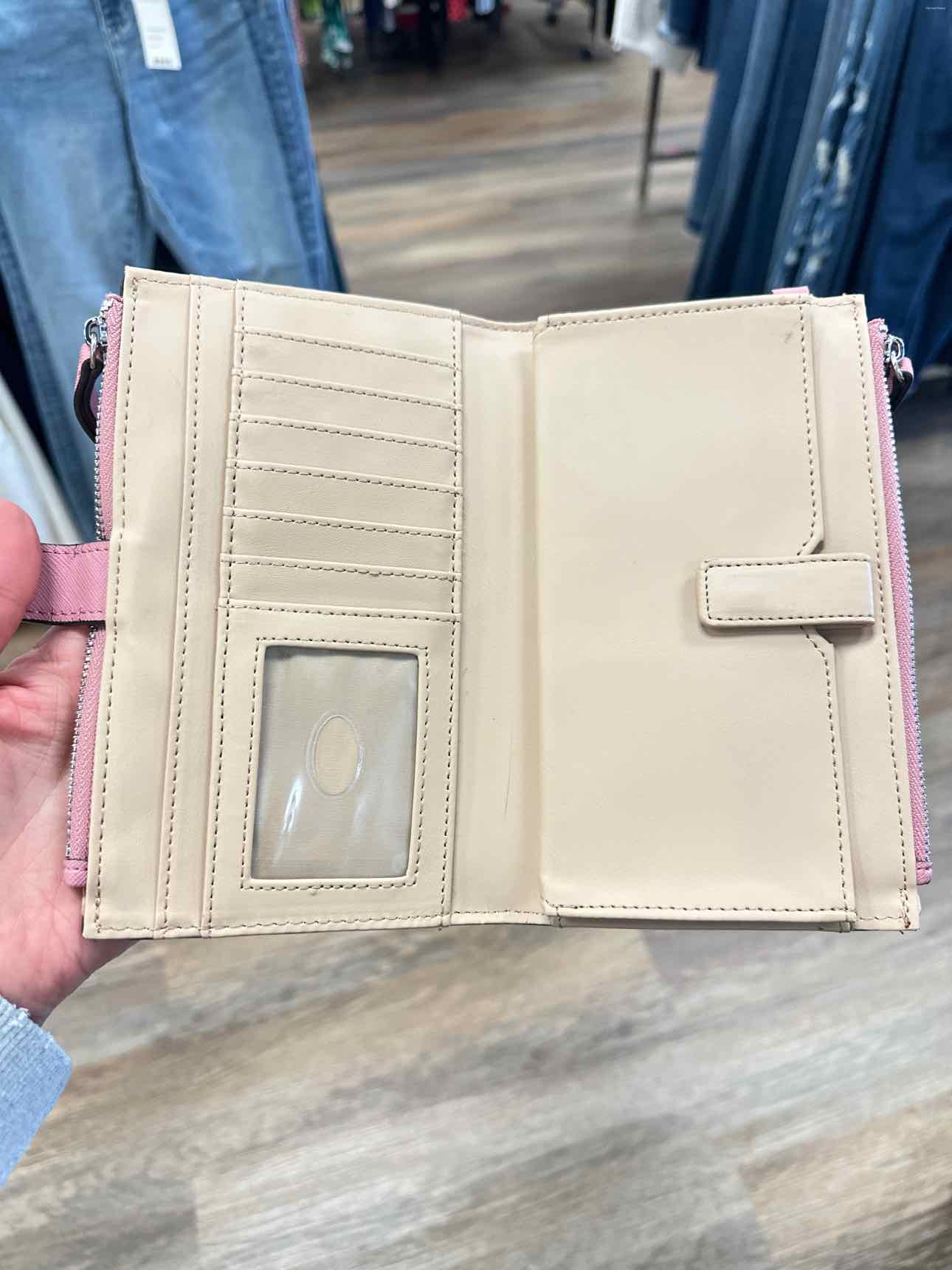 Guess Size Medium Blush Wristlet