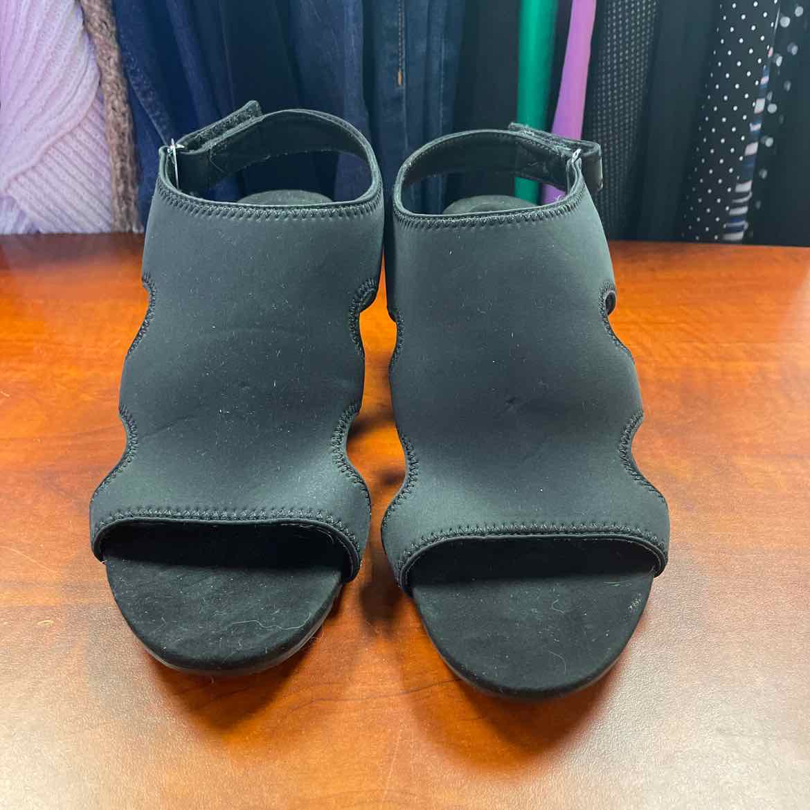 Bandolino Giovino Open-Toe Singback Wedge Black Sandals Size 10