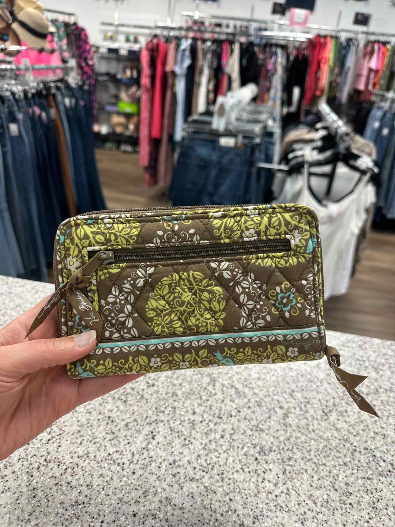 Vera Bradley Size Large Lime Green Wallet