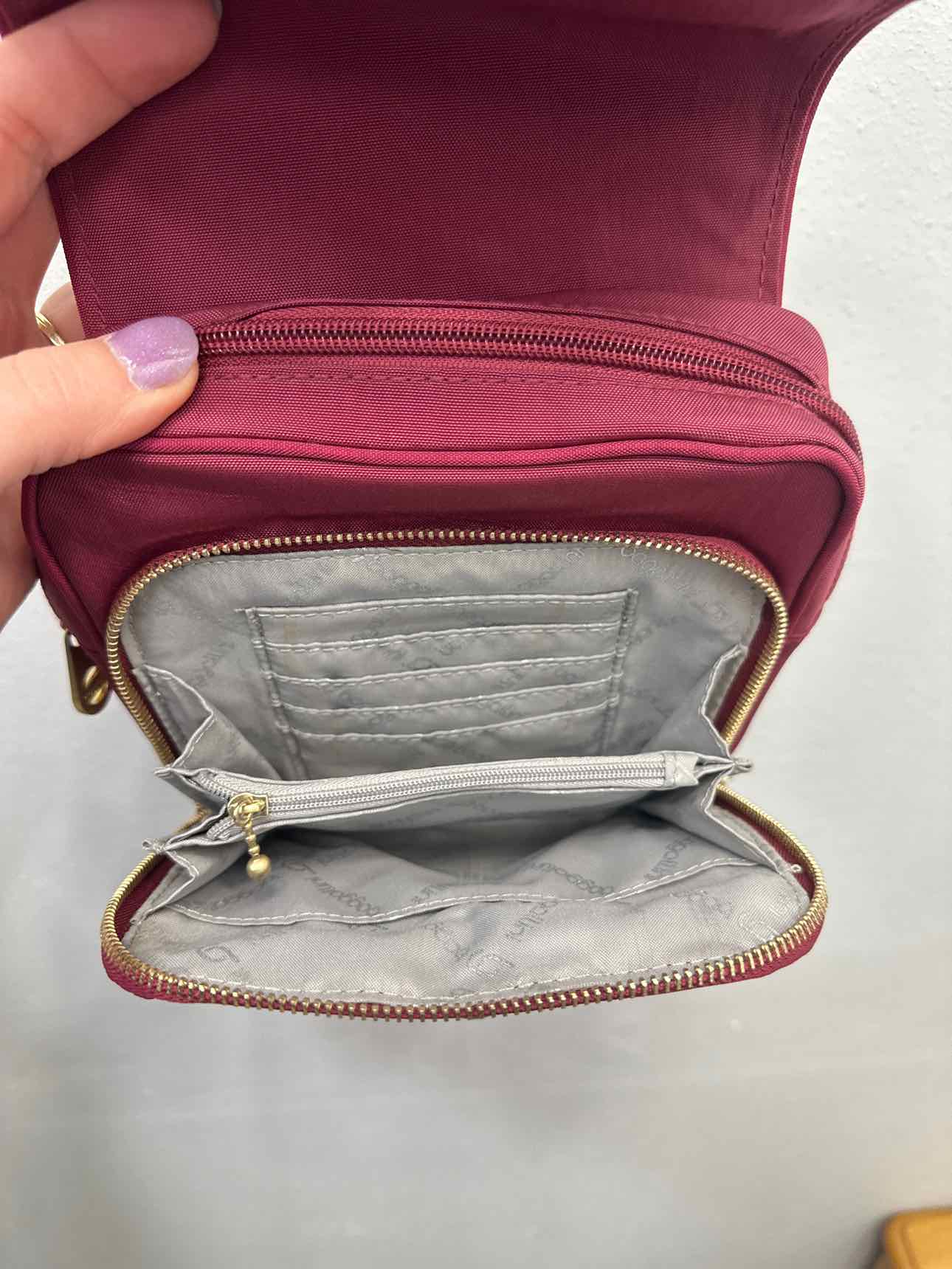 Baggallini Size Small maroon Handbags