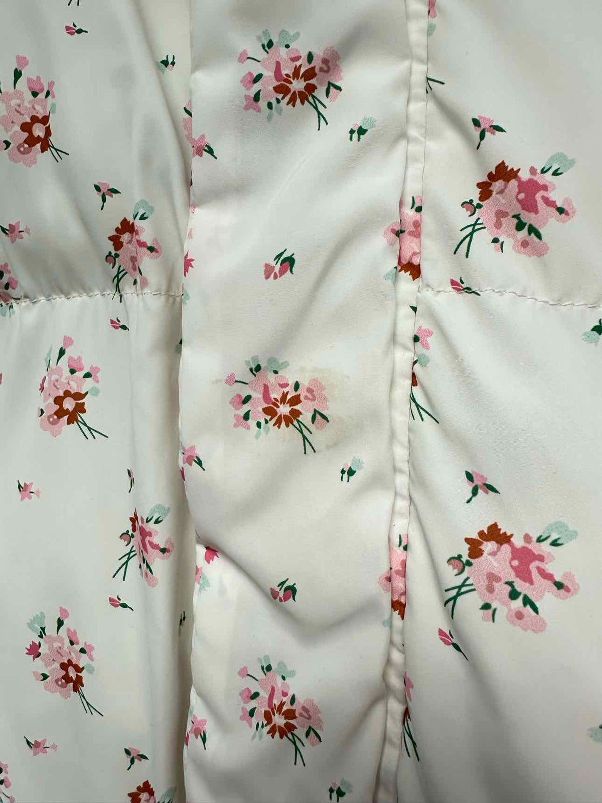 Flat White Floral Quilted Puffer Hooded Zip Up Size Medium White/Pink Coat