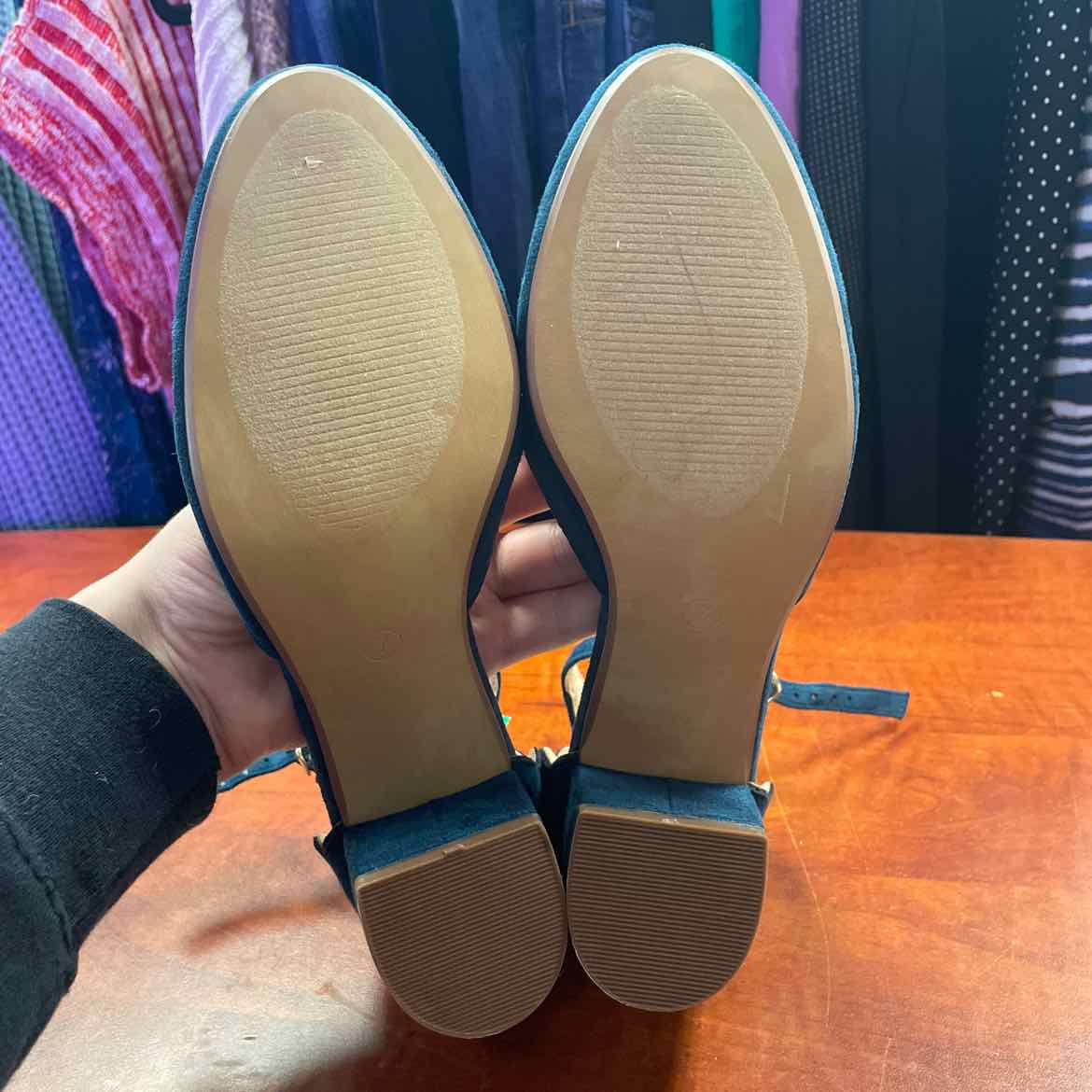 Journee Collection Edna Round Toe Low Block Heel Pumps Size 7