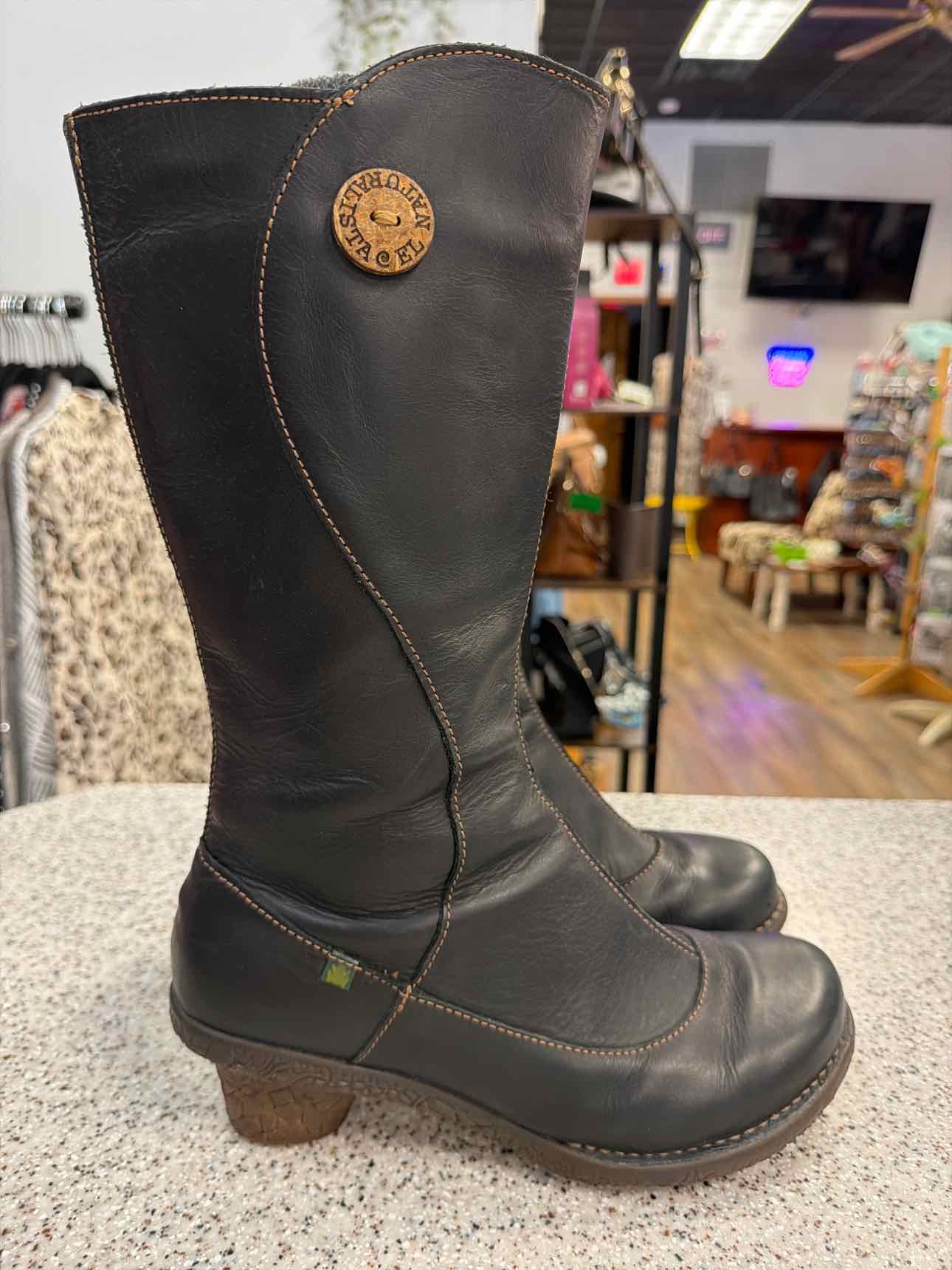 El Naturalista Size 40 Leather Mid-Calf Low Block Heel Black Boots