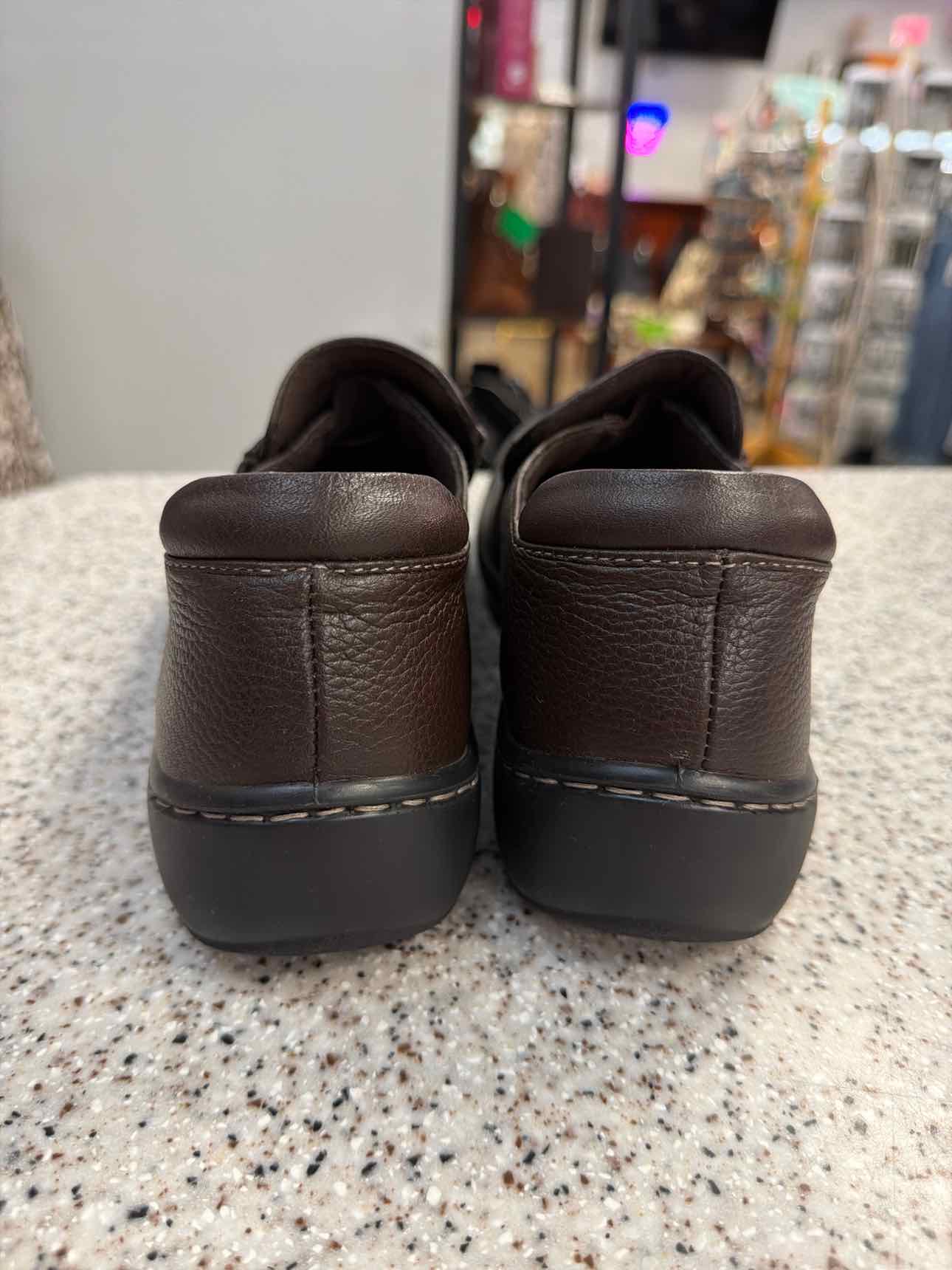 Clarks Size 9 Cora Poppy tumbled leather slip-on loafers Dark Brown Shoes