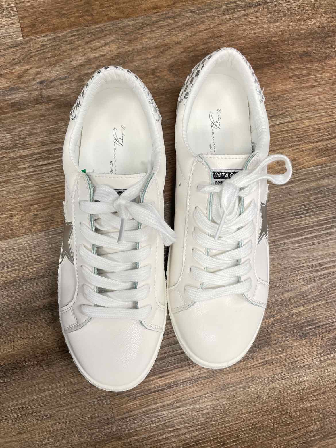 Vintage Havana Size 8 White Shoes
