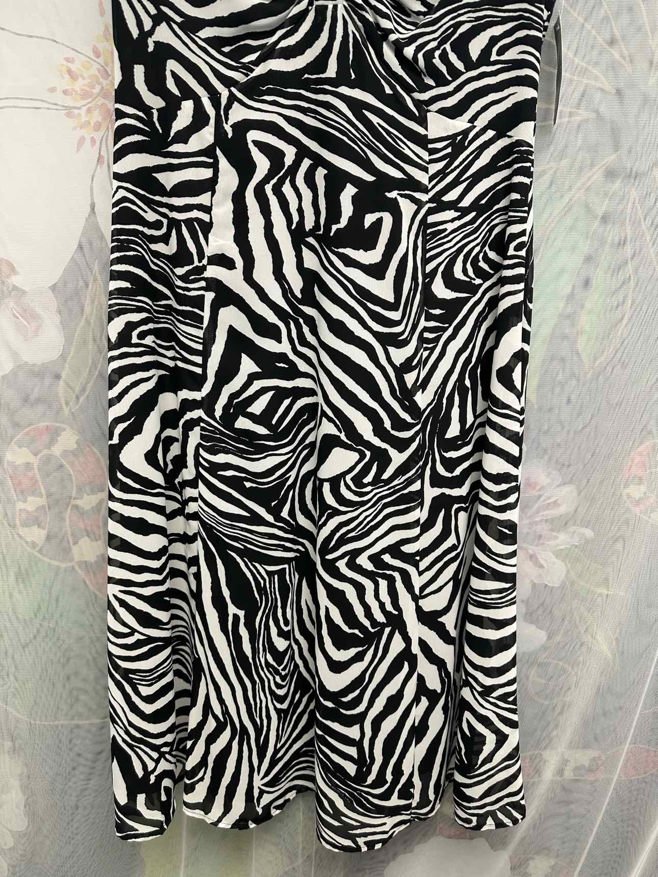 Evan-Picone NEW NWT Zebra Babydoll Midi Short Sleeve Size 10 White/Black Dress