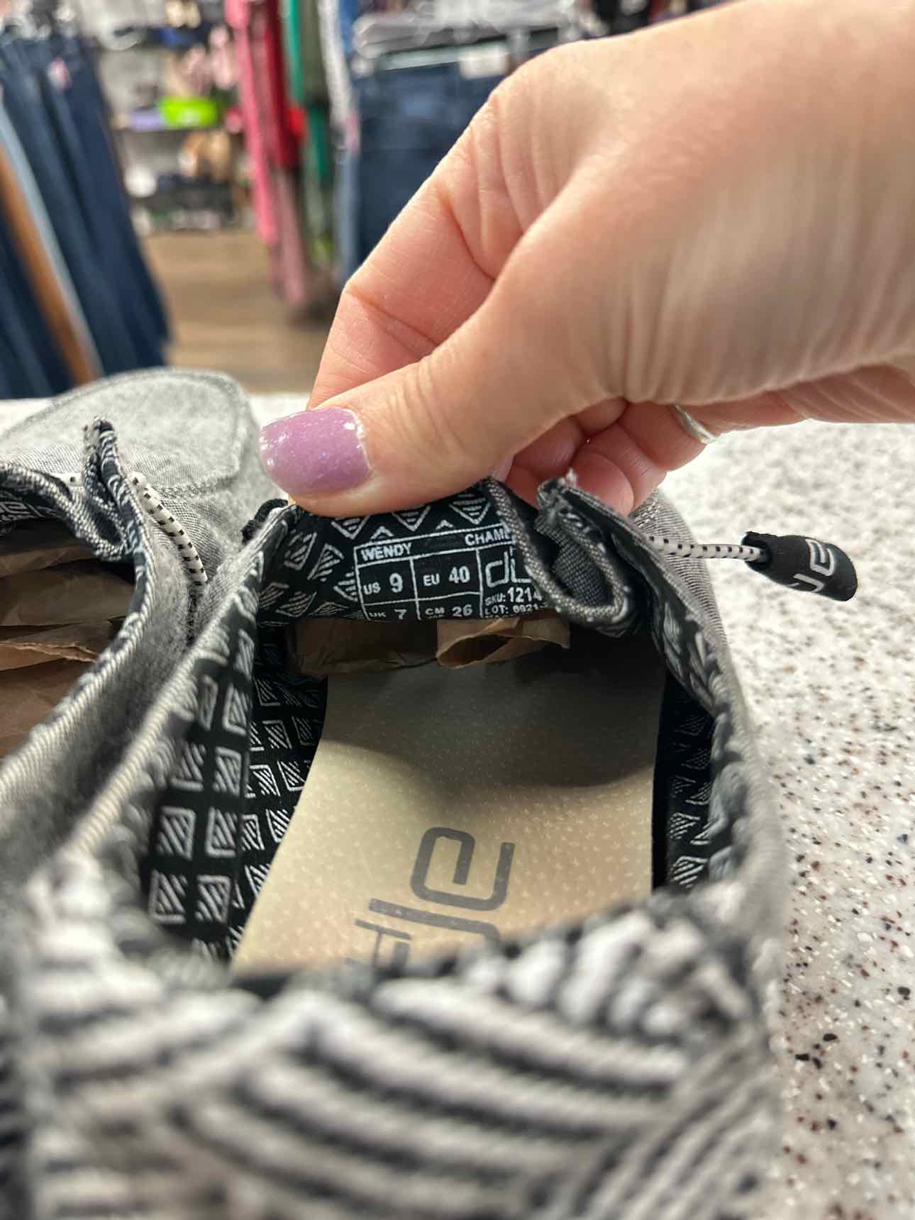 Hey Dude Size 9 Gray Shoes