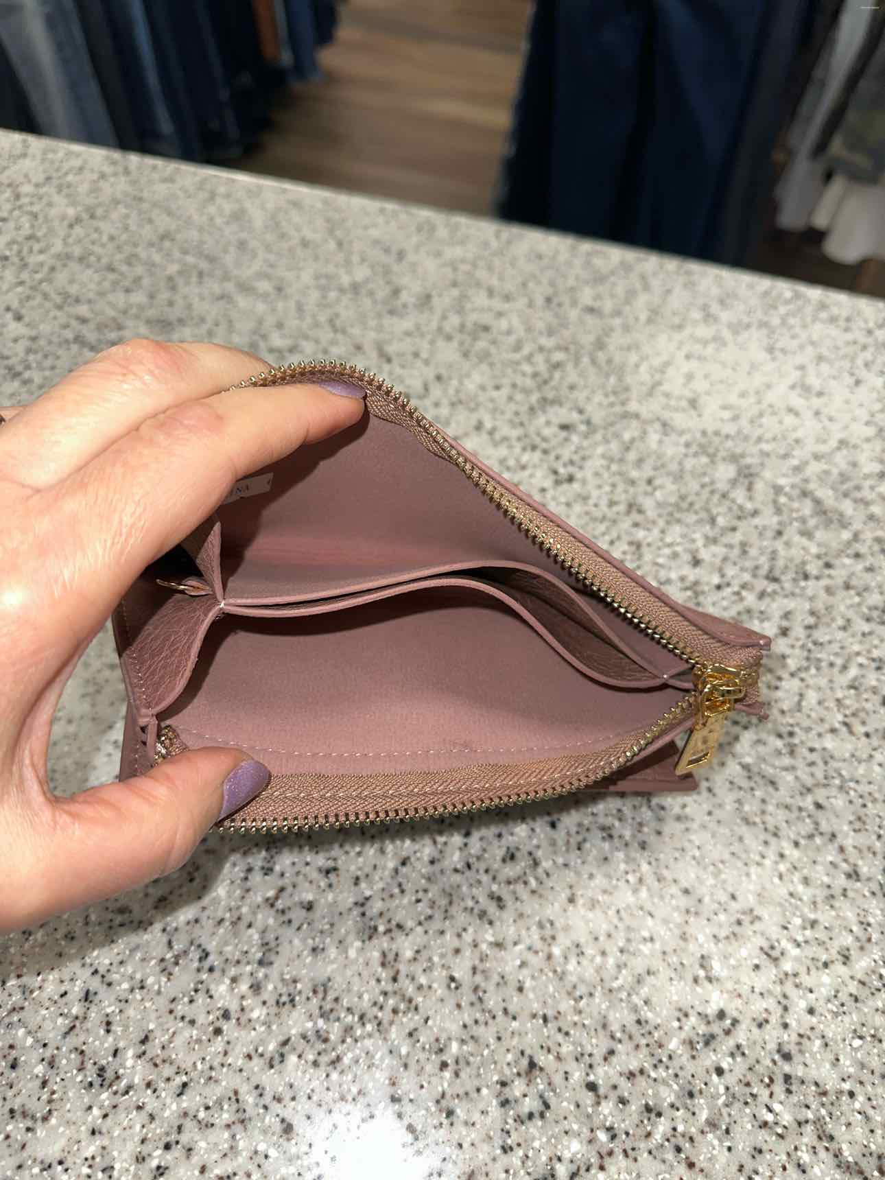 Jen & Co Size Medium Blush Wallet