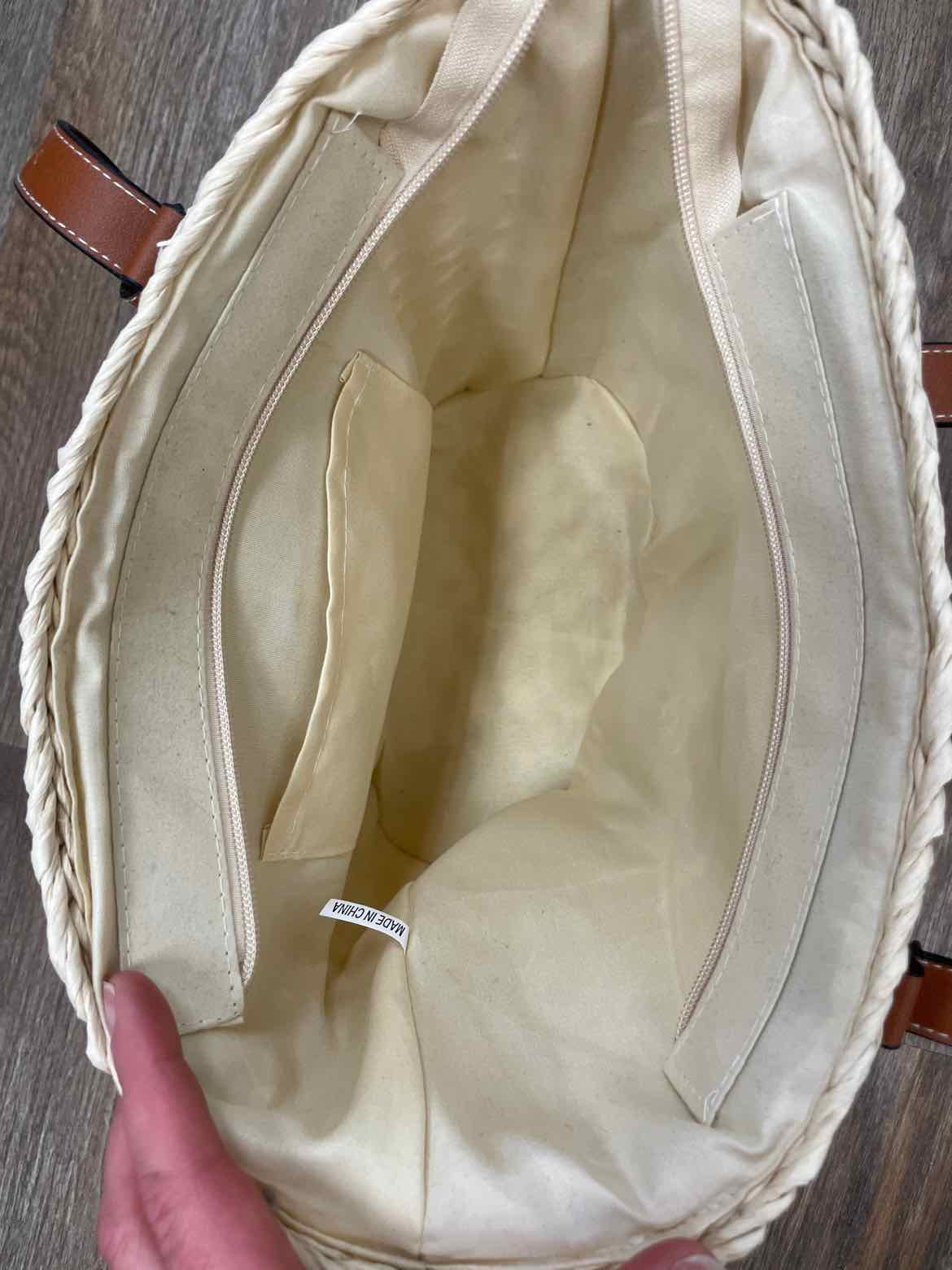 Judson & Co Size Medium Natural Handbags