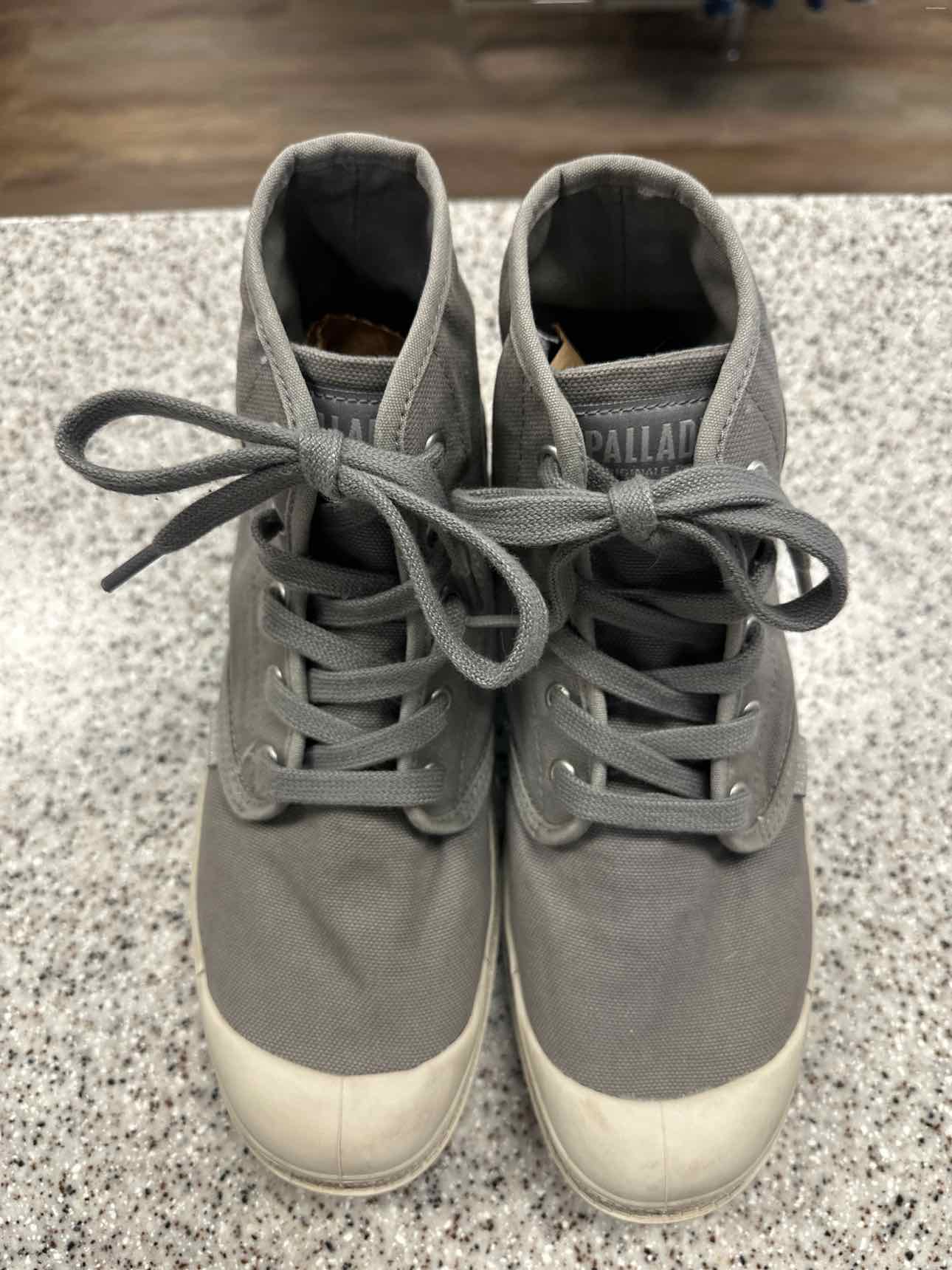 Palladium Size 9 Gray Sneakers