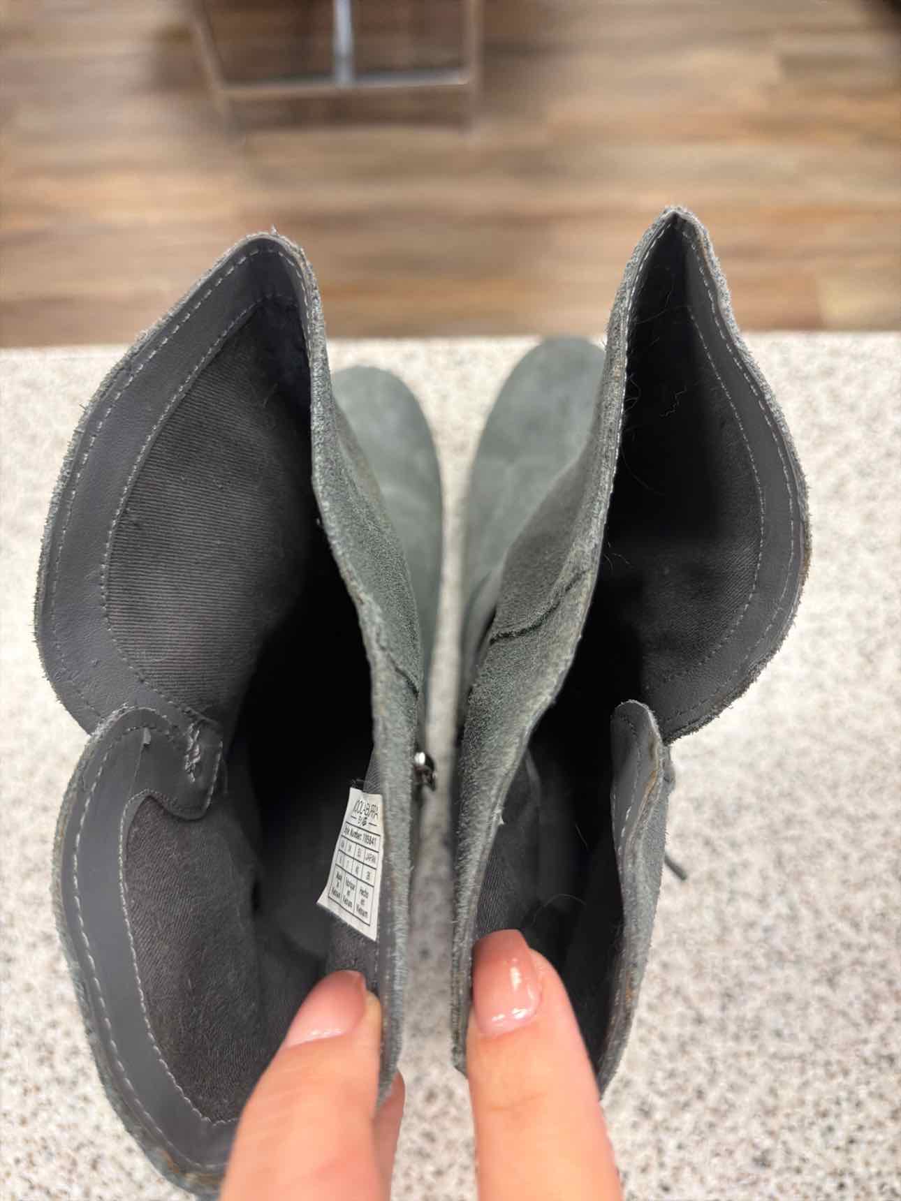 Koolaburra by UGG Size 9 Grey Elista Suede Mid-Calf Boots