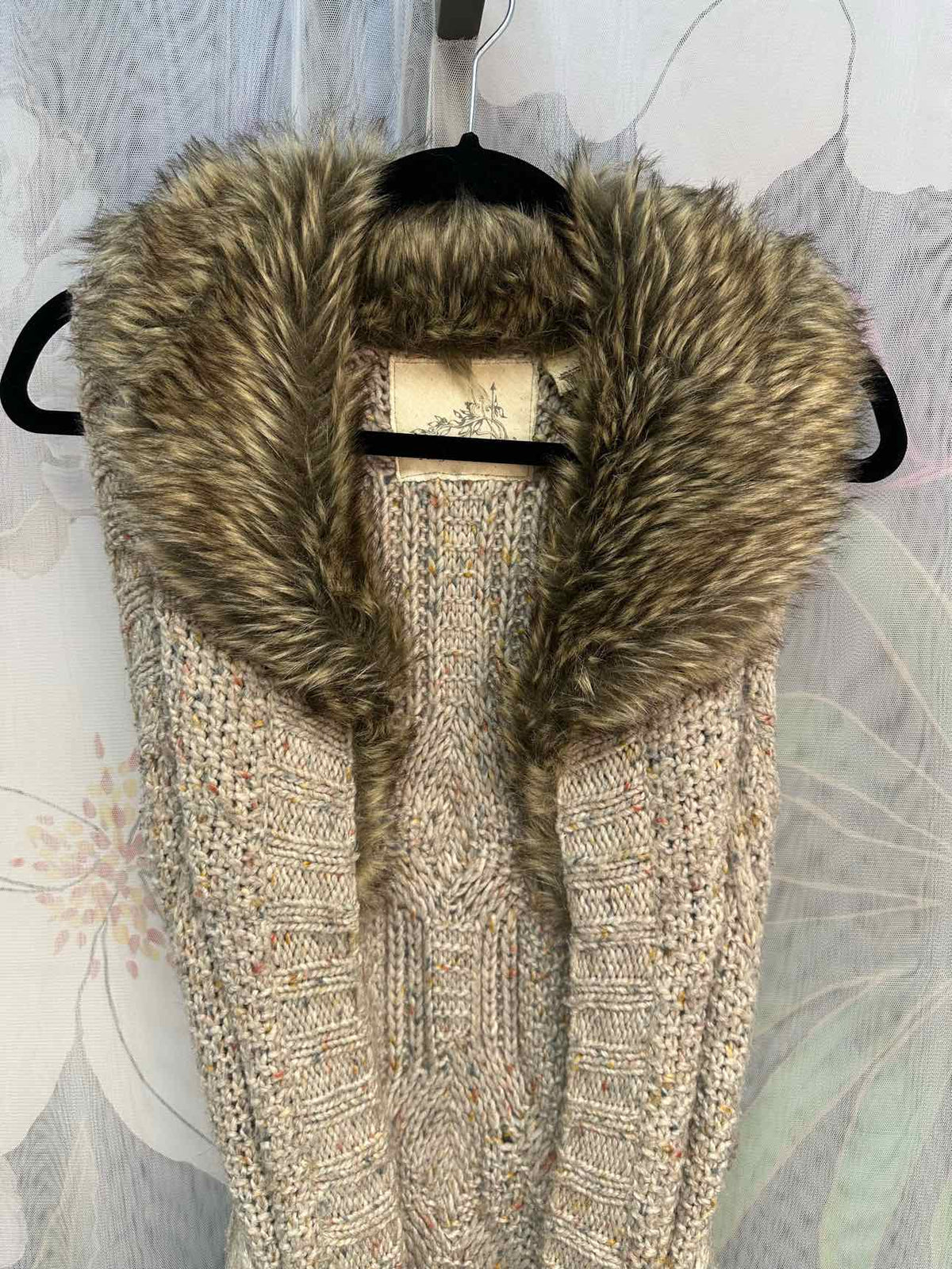 Angel of the North Wool Blend Cable Knit Faux Fur Hood Size Small Brown Vest