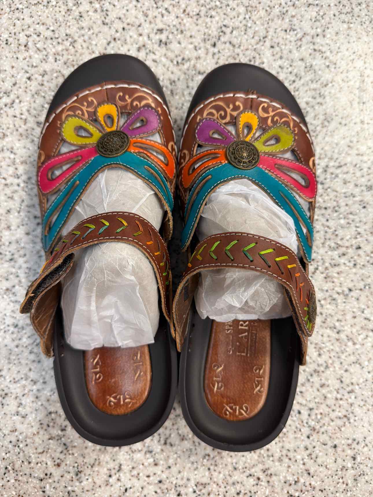L'artiste Size 40 Brown/Multi Shoes