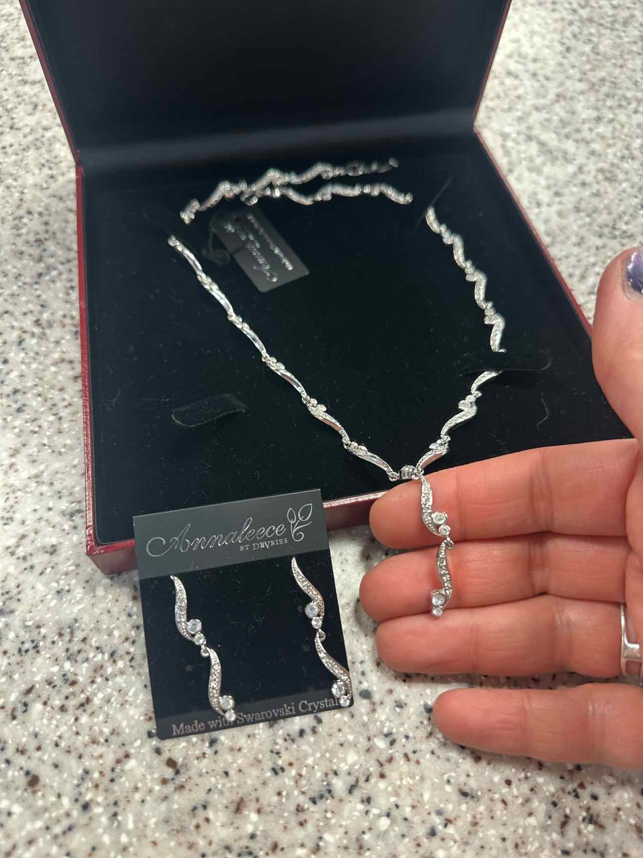 Annaleece by DeVries NEW Wavy Swarovski Crystal 16" Silver-Tone Necklace and Earrings Set
