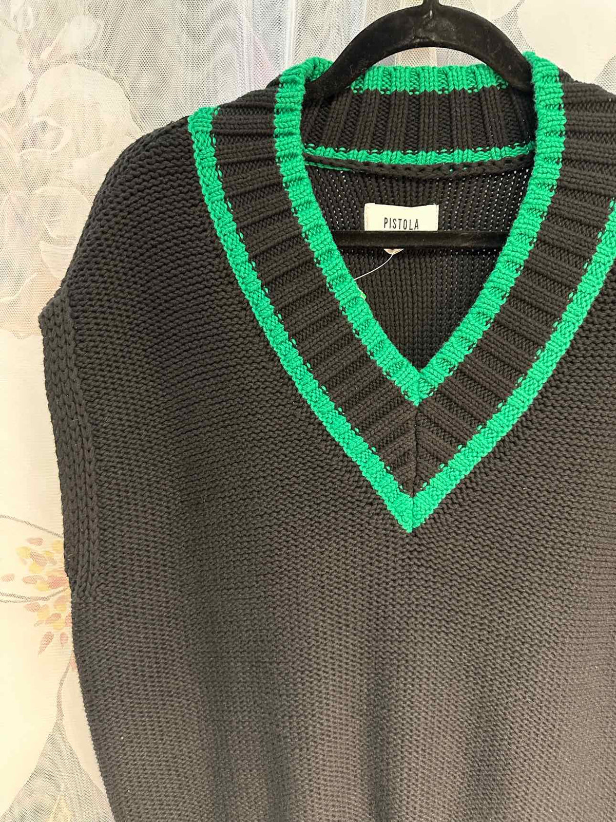 Pistola Size Small Black/Green Top