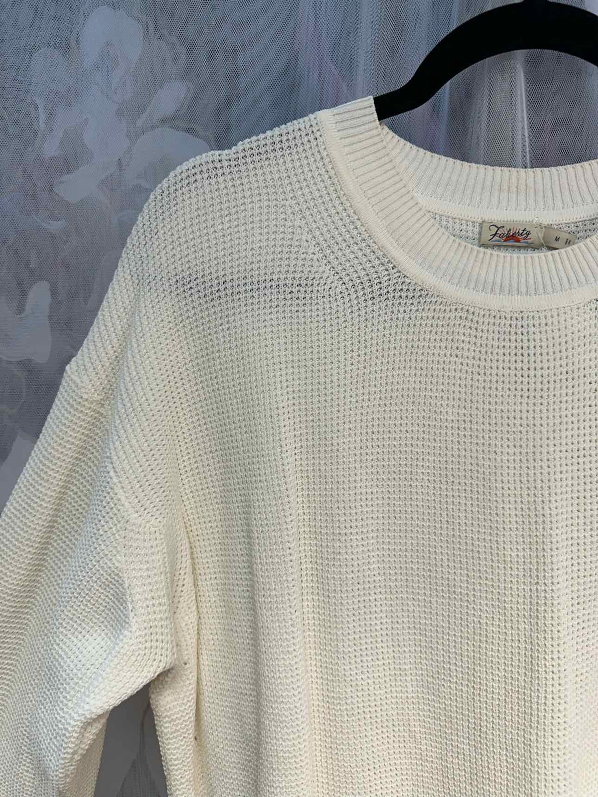 Faherty Sunwashed Waffle Crewneck Long Sleeve Size Medium White Top