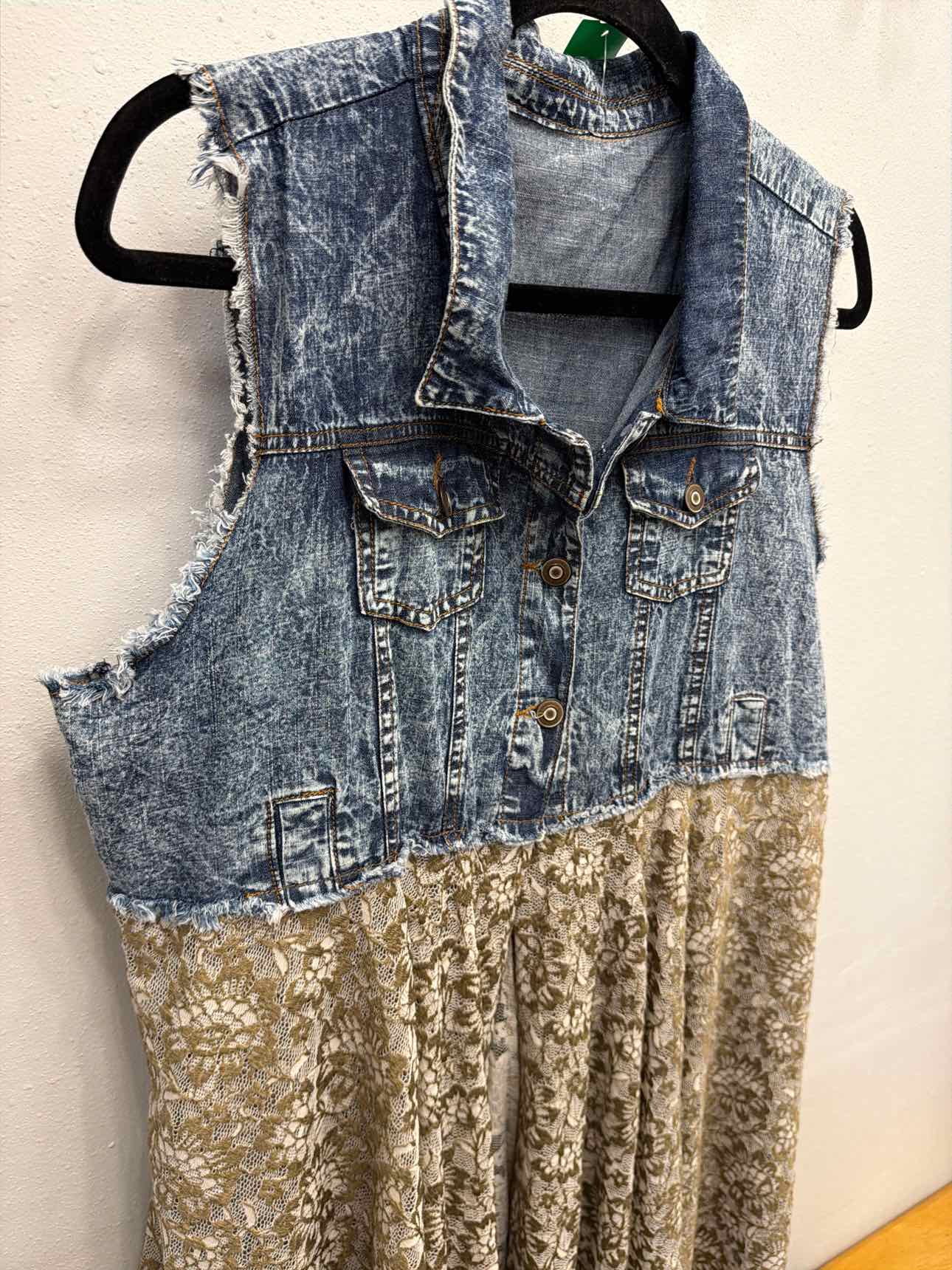 Size XL Blue Denim Sleeveless Top with Brown Lace Skirt Cardigan