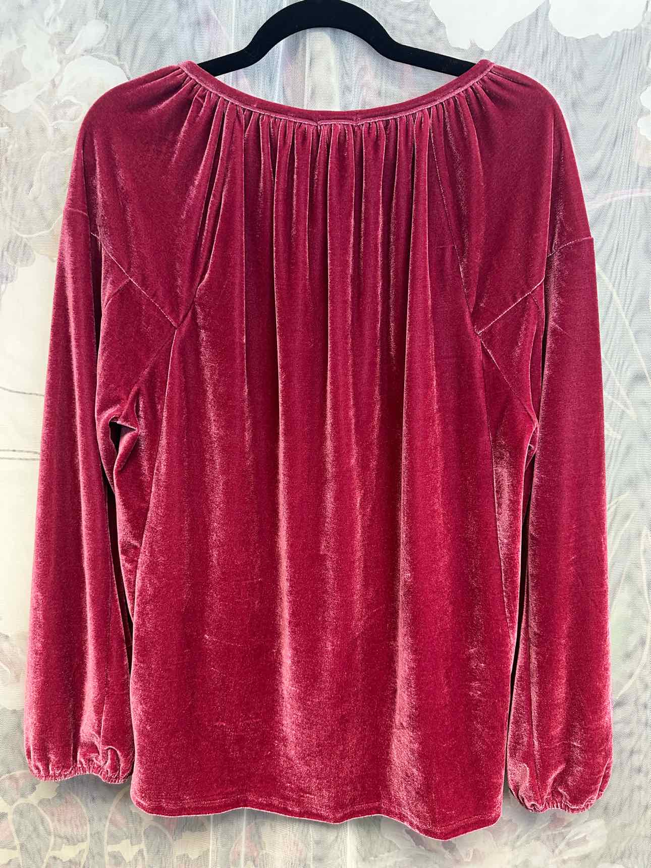 dylan NEW NWT Velour Keyhole Long Sleeve Size Large Fuchsia Top