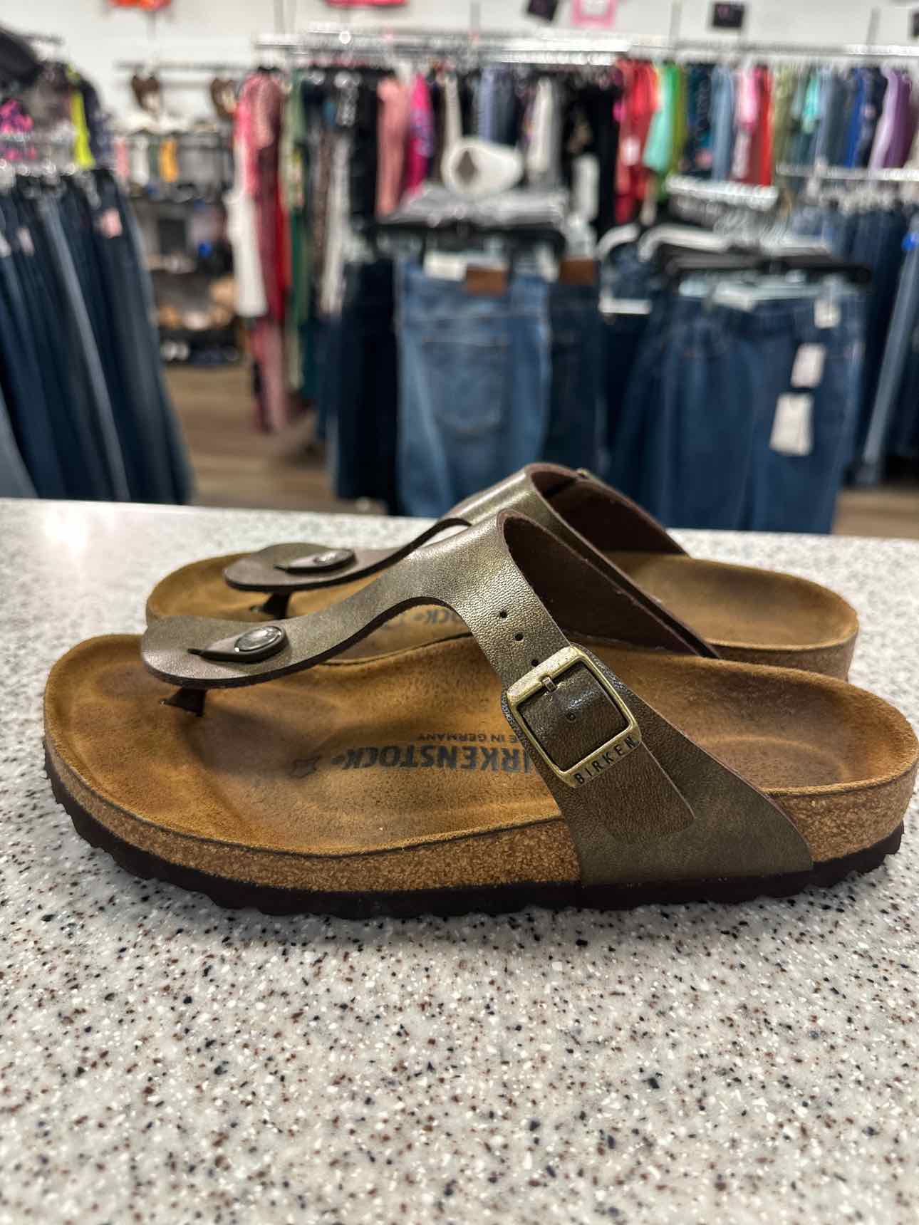 Birkenstock Size 38 Golden Brown Narrow Gizeh Classic Thong Sandal