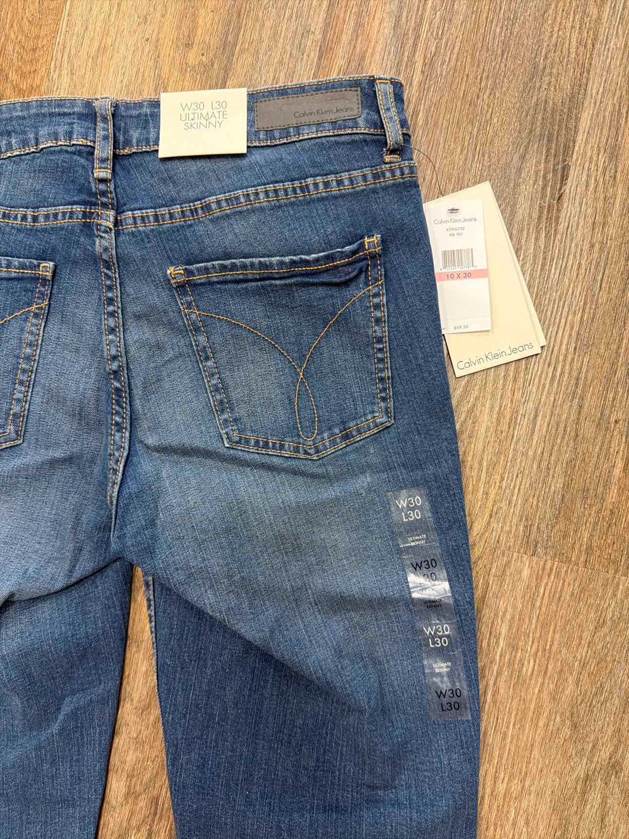 Calvin Klein NEW Ultimate Skinny Denim Jeans 30x30 Denim Jeans