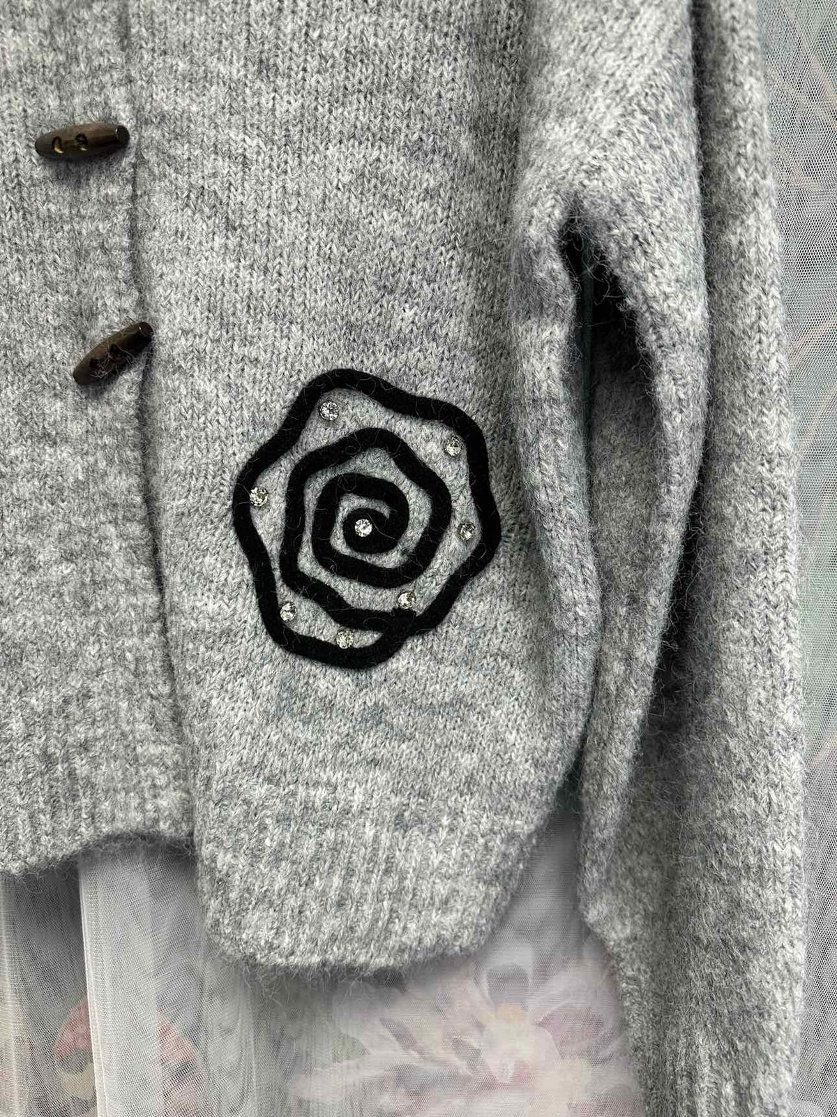 S. Christina NWT NEW 100% Cashmere Floral Button Down Size L/XL Grey Cardigan