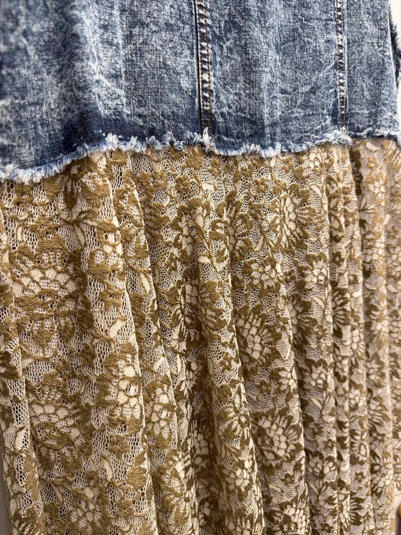 Size XL Blue Denim Sleeveless Top with Brown Lace Skirt Cardigan