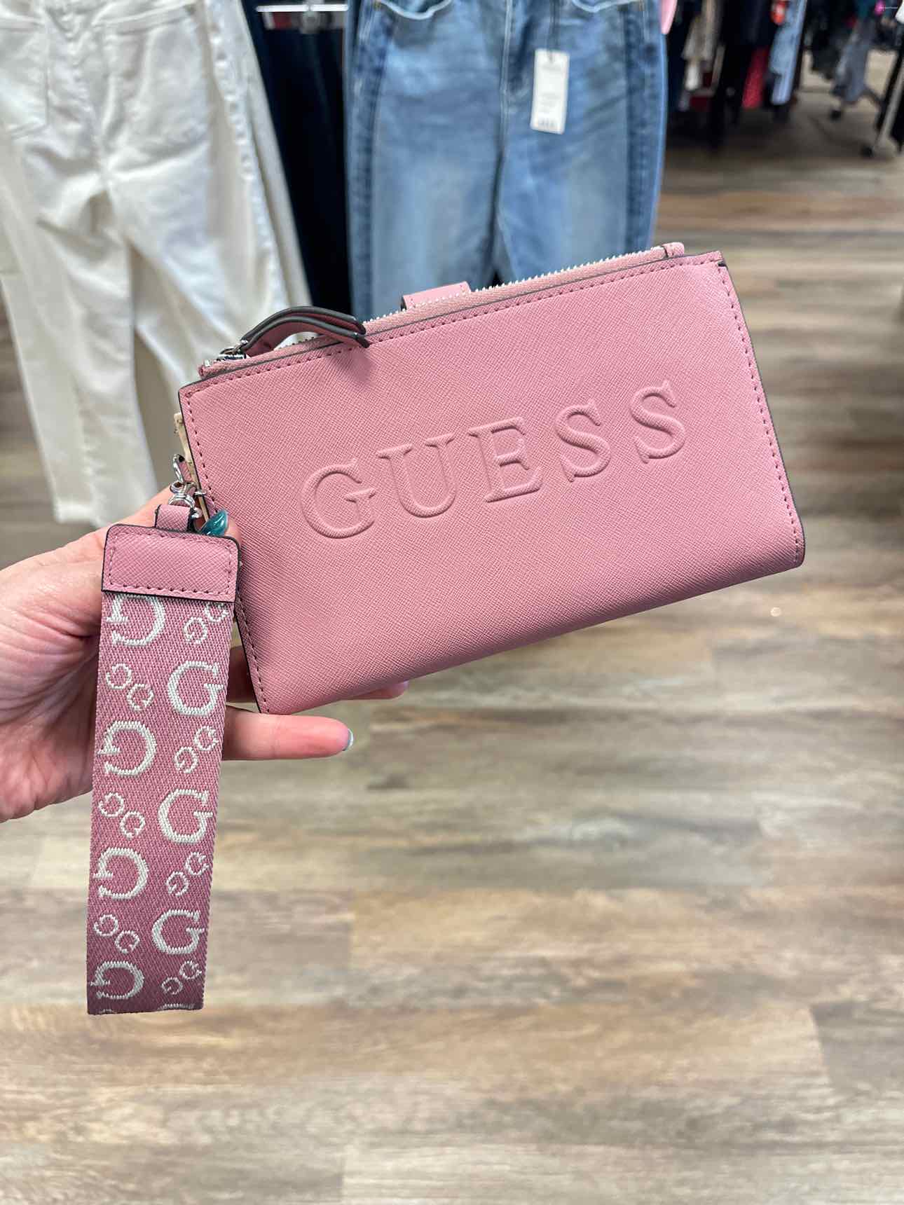 Guess Size Medium Blush Wristlet