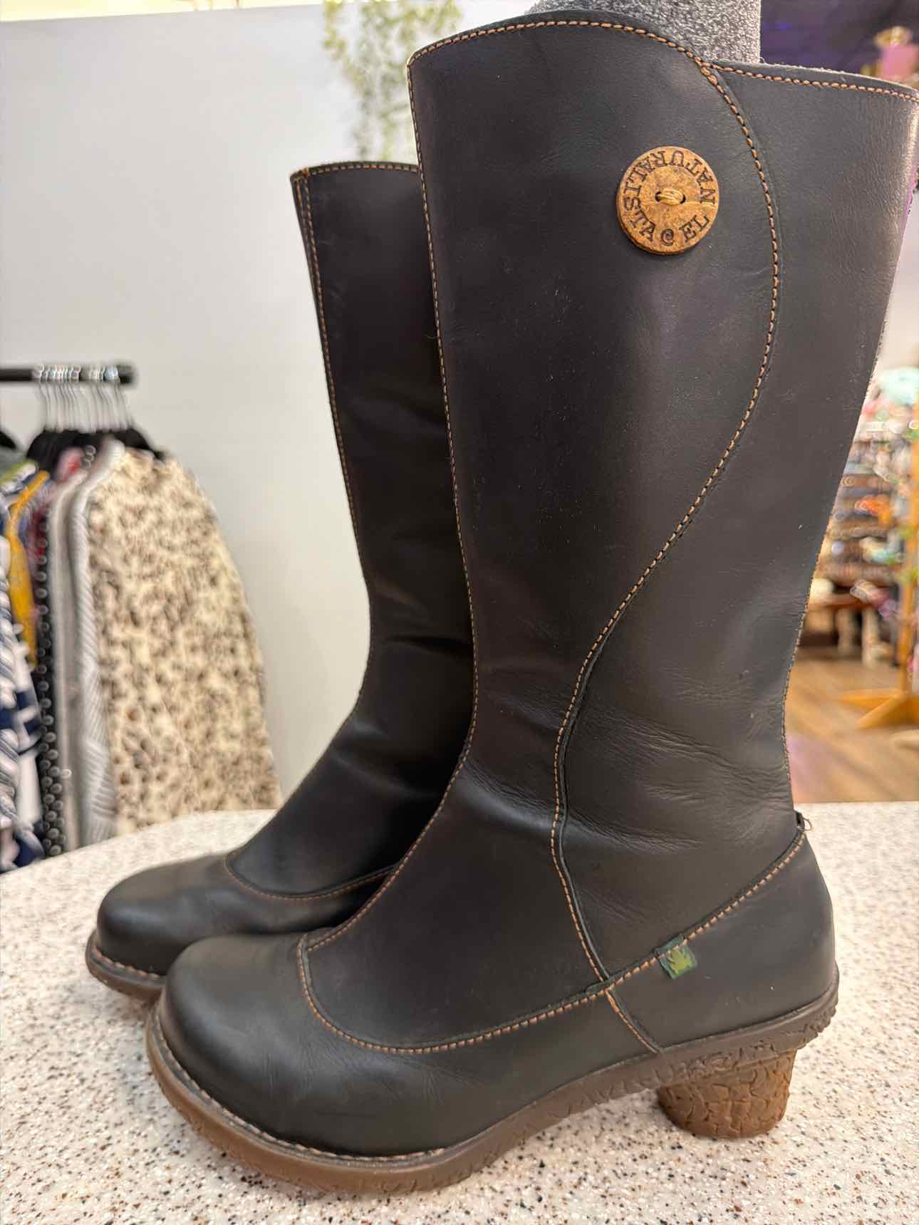 El Naturalista Size 40 Leather Mid-Calf Low Block Heel Black Boots