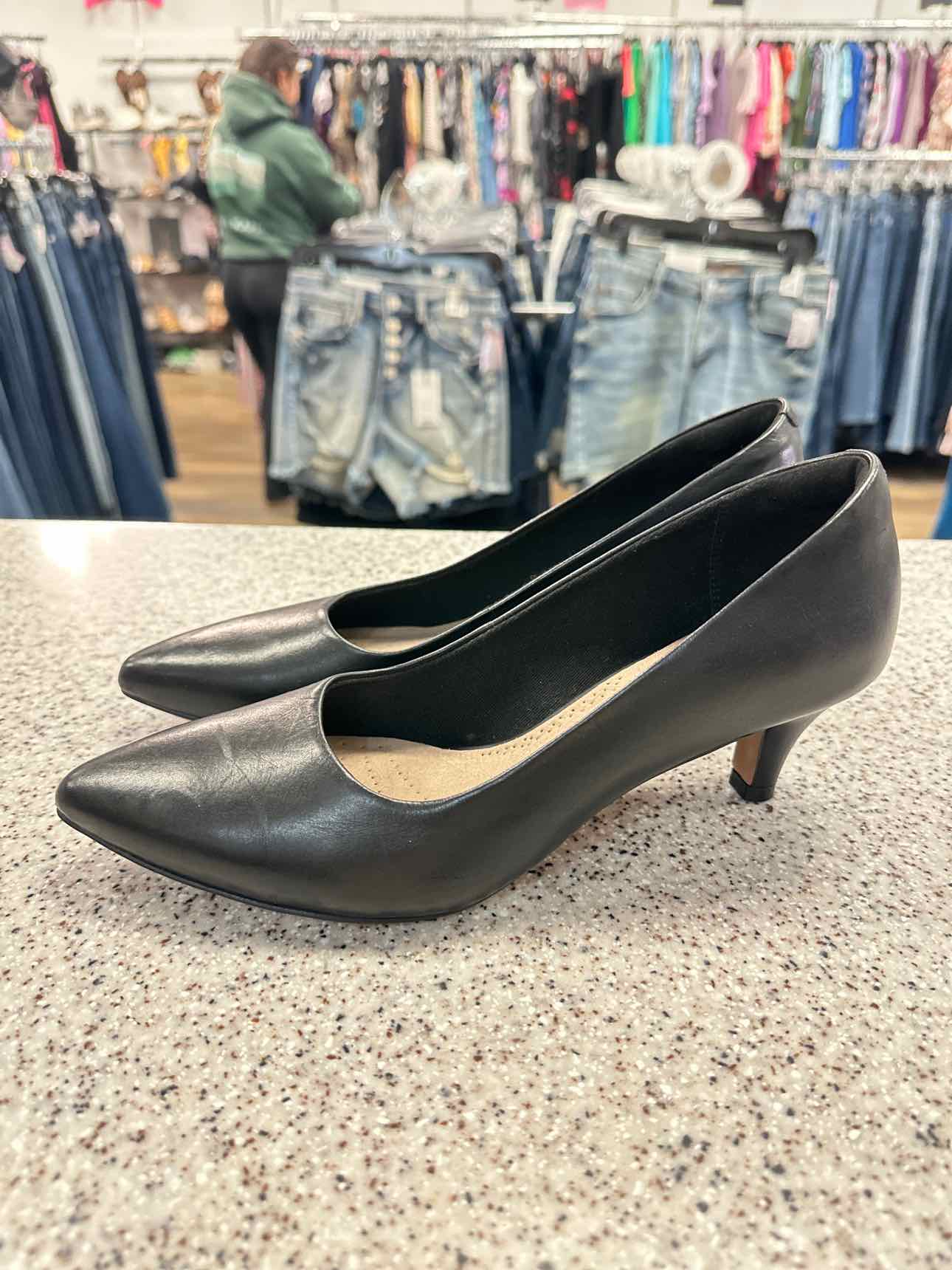 Collection by Clarks Size 8 Black Shoes