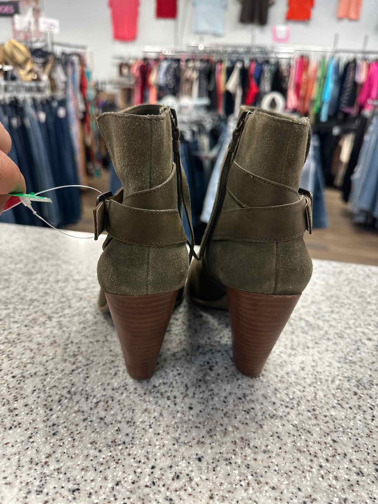 Sole Society Size 8.5 'Hollie' Suede Leather heeled ankle booties Olive Boots