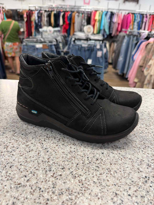 wolky Size 38 Women's Why Side Zipper Sneaker Booties Black Shoes