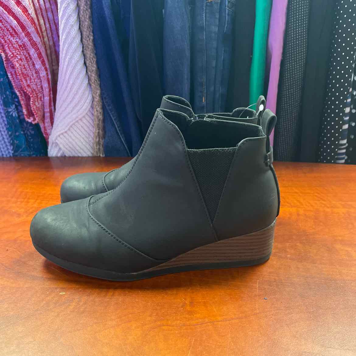 TOMS Wedge Ankle Booties Size 5
