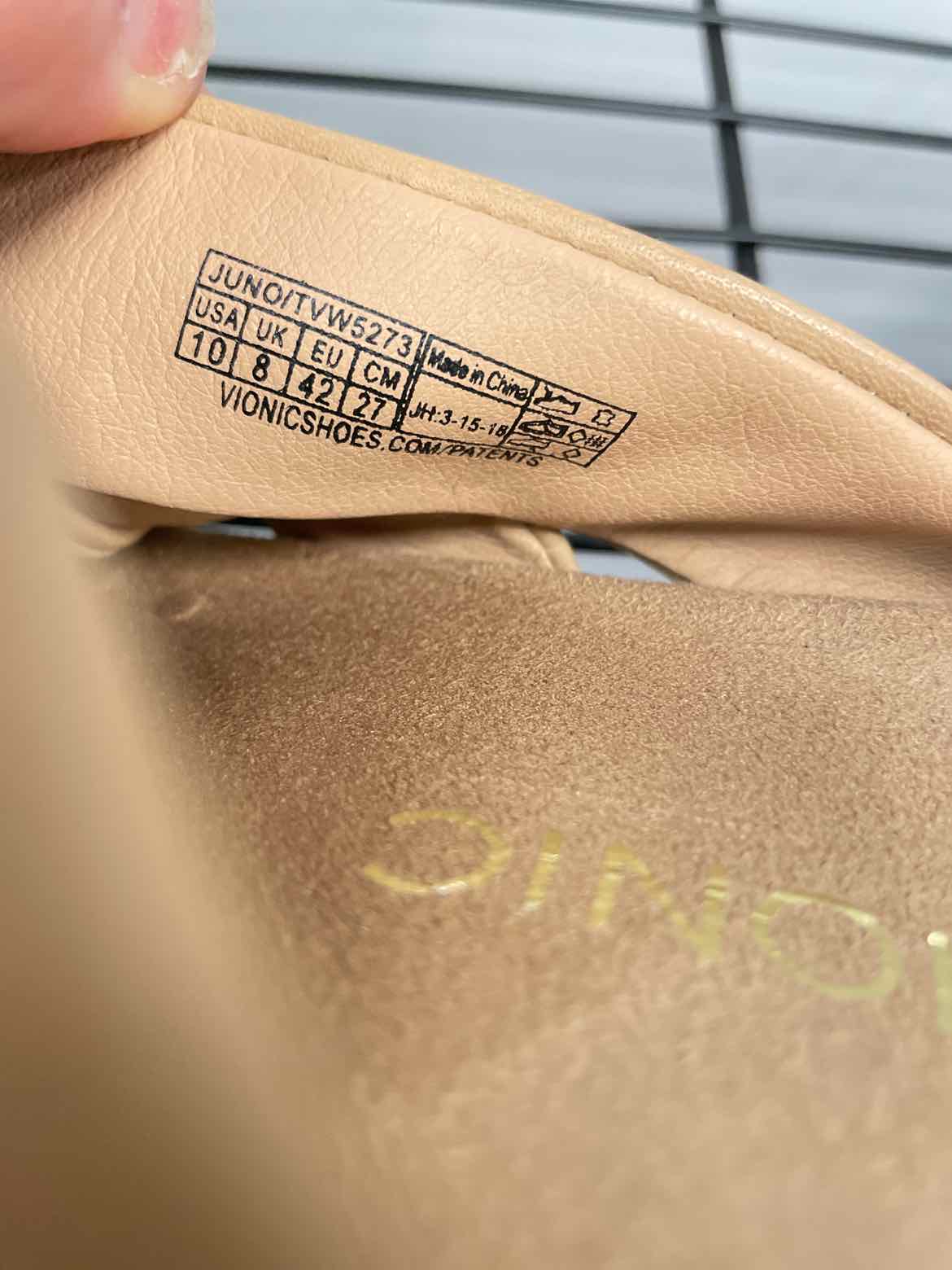 Vionic Size 10 Tan Shoes