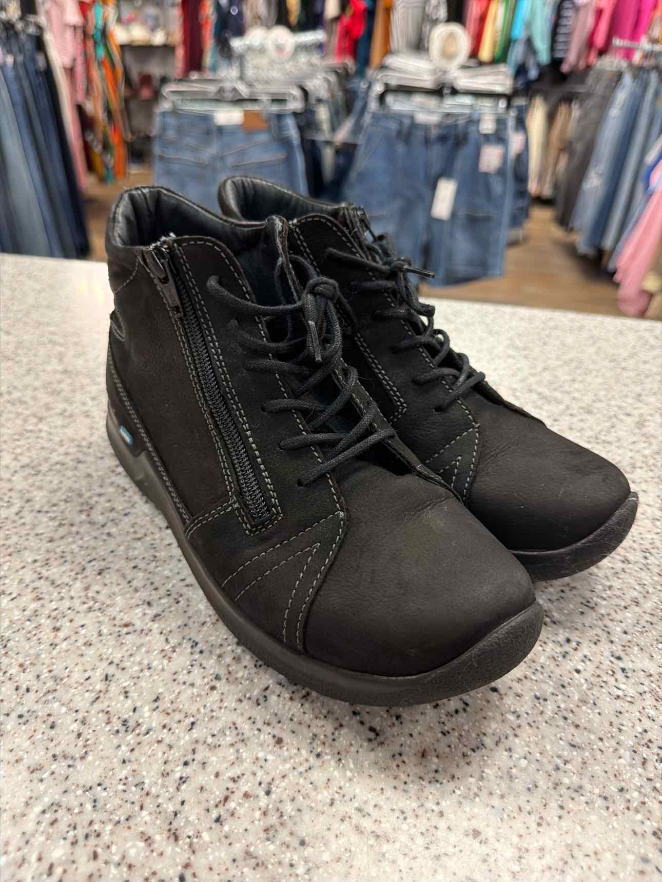 wolky Size 38 Women's Why Side Zipper Sneaker Booties Black Shoes