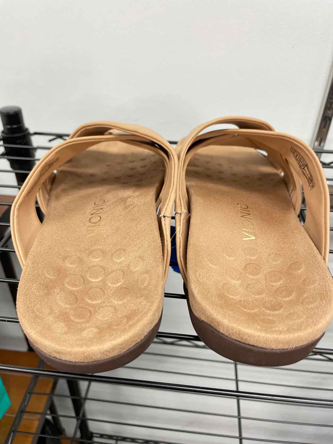 Vionic Size 10 Tan Shoes