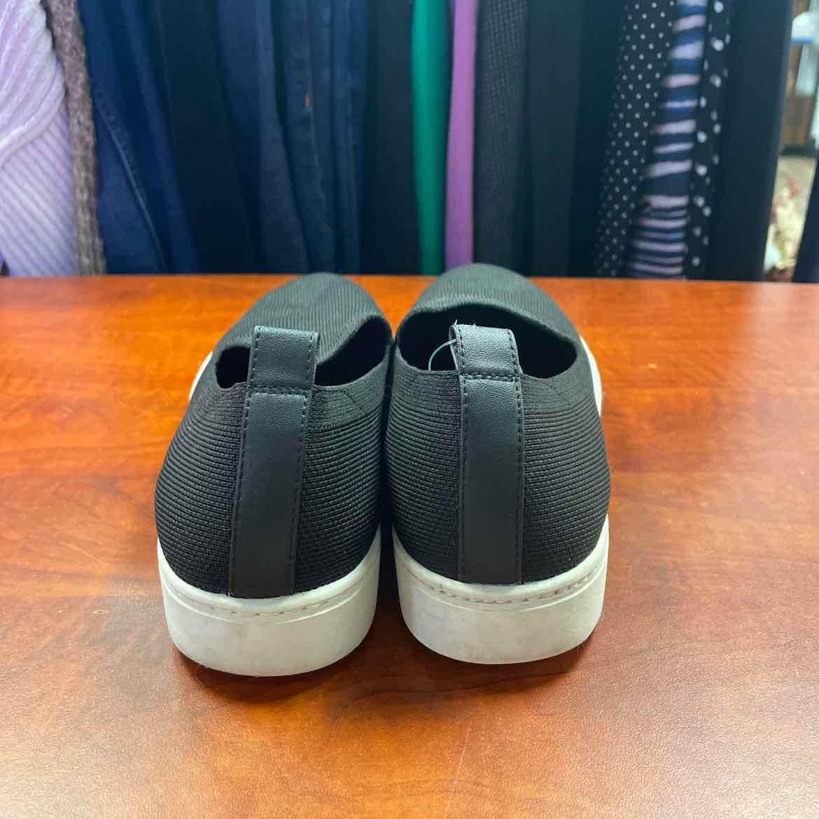 Banana Republic Sustainable FlyKnit Woven Slip-On Sneakers Size 7