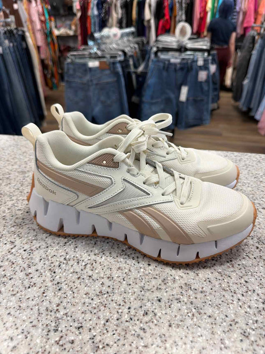 Reebok Size 7.5 Cream Sneakers