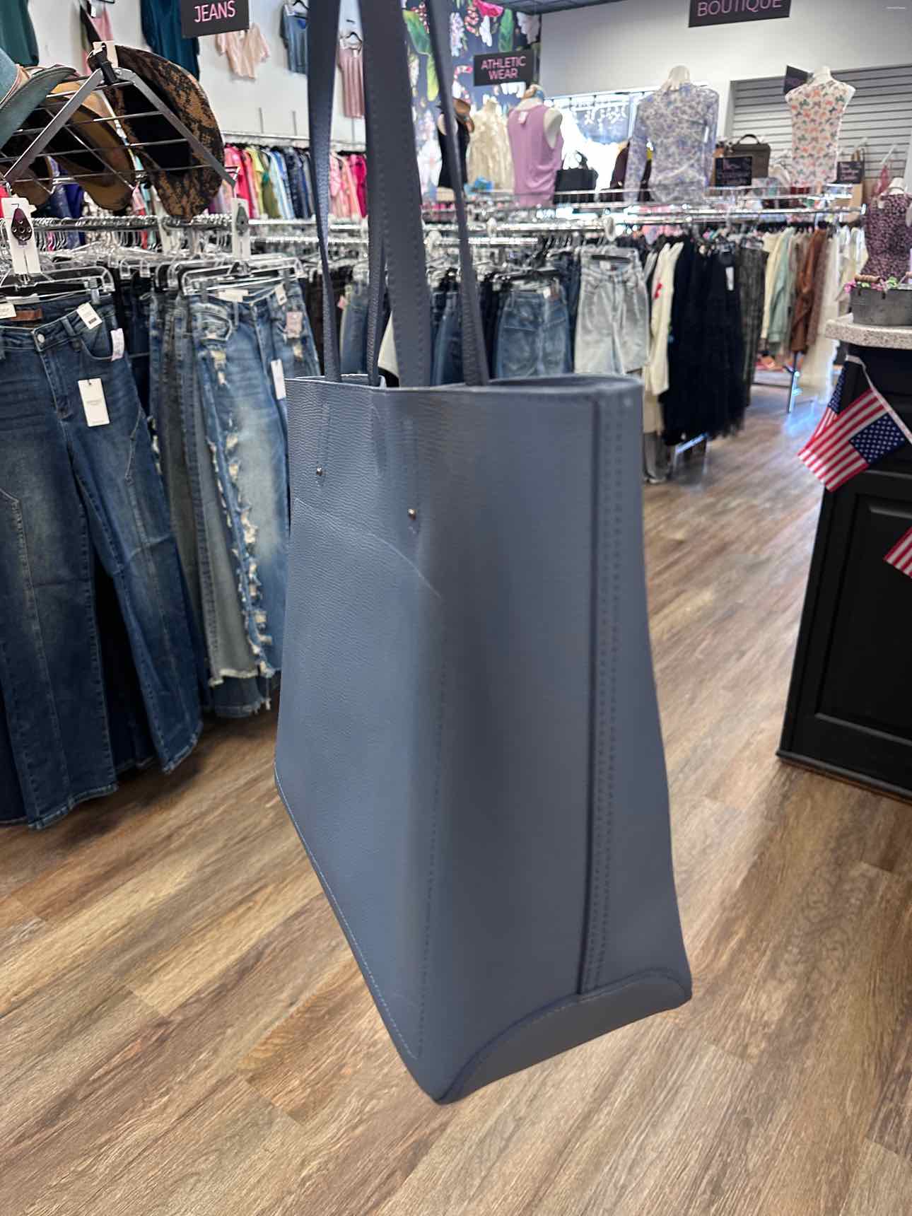 Longchamp Light Blue Pebble Leather Tote with Dustbag Handbags NWOT