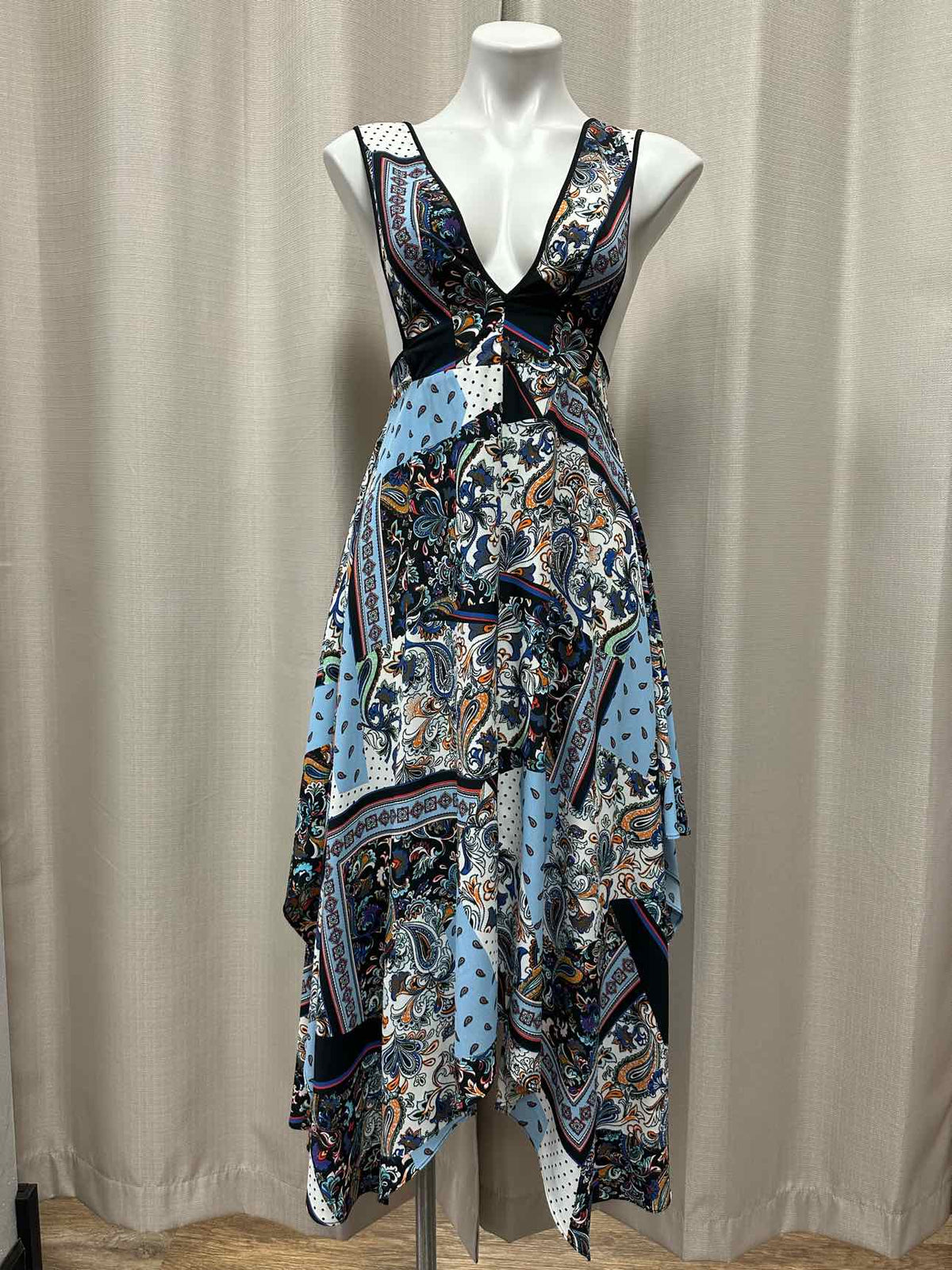 Topshop Paisley Patchwork Plunge Neckline Open Back Maxi Size 2 Blue/White Dress