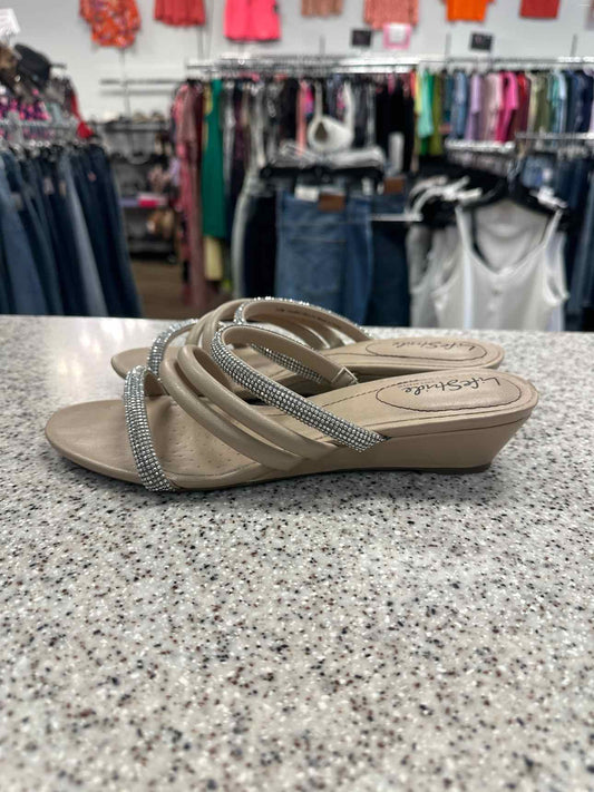 Life Stride Size 8 1/2 Nude sandal