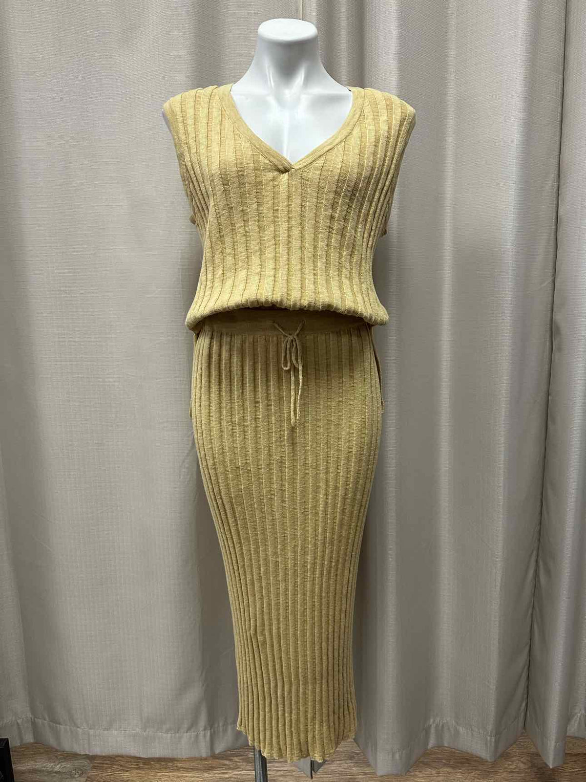 FP Beach Veda Skirt Set Ribbed Stretch V-Neck Maxi Size XS Yellow Set