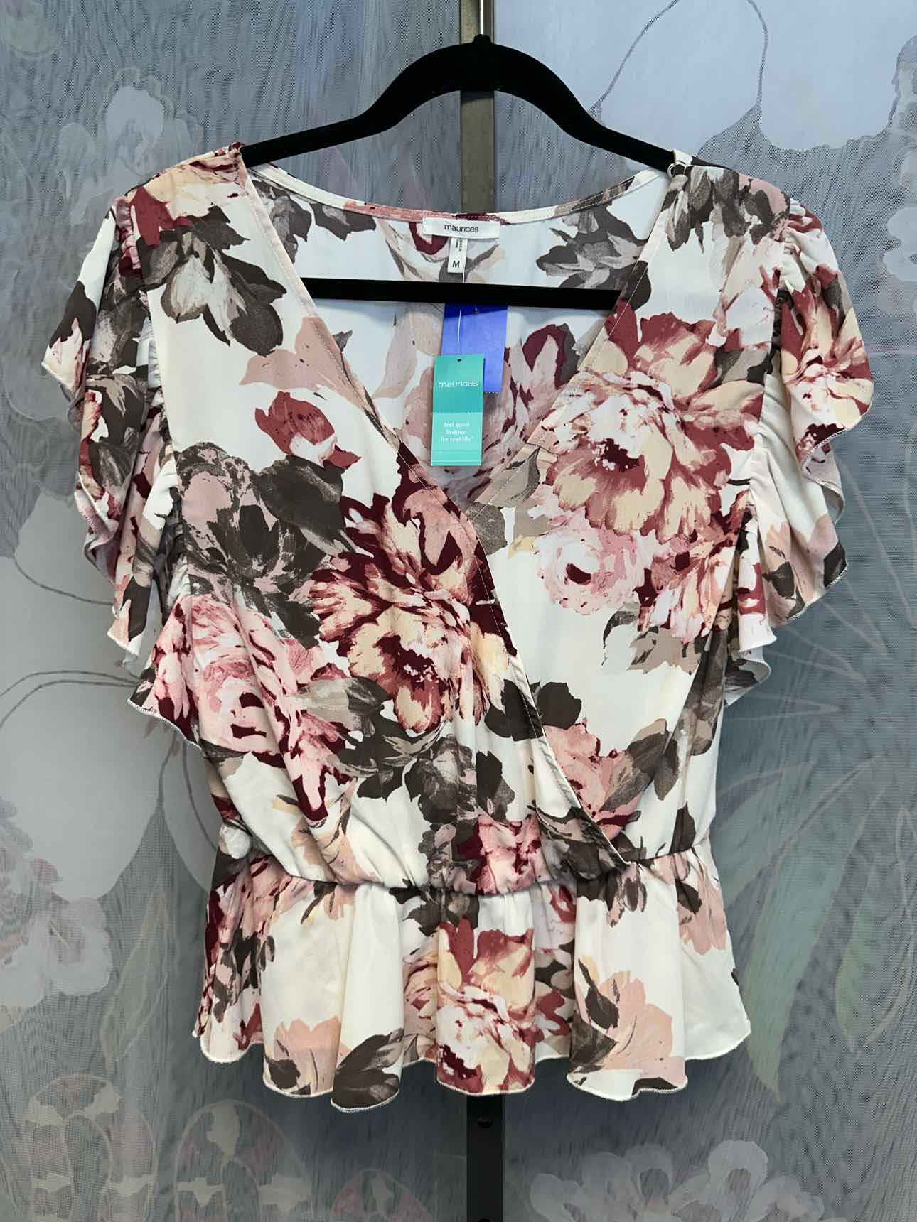 Maurices Size Medium Pink and White Floral Surplice Short Sleeve Top NEW