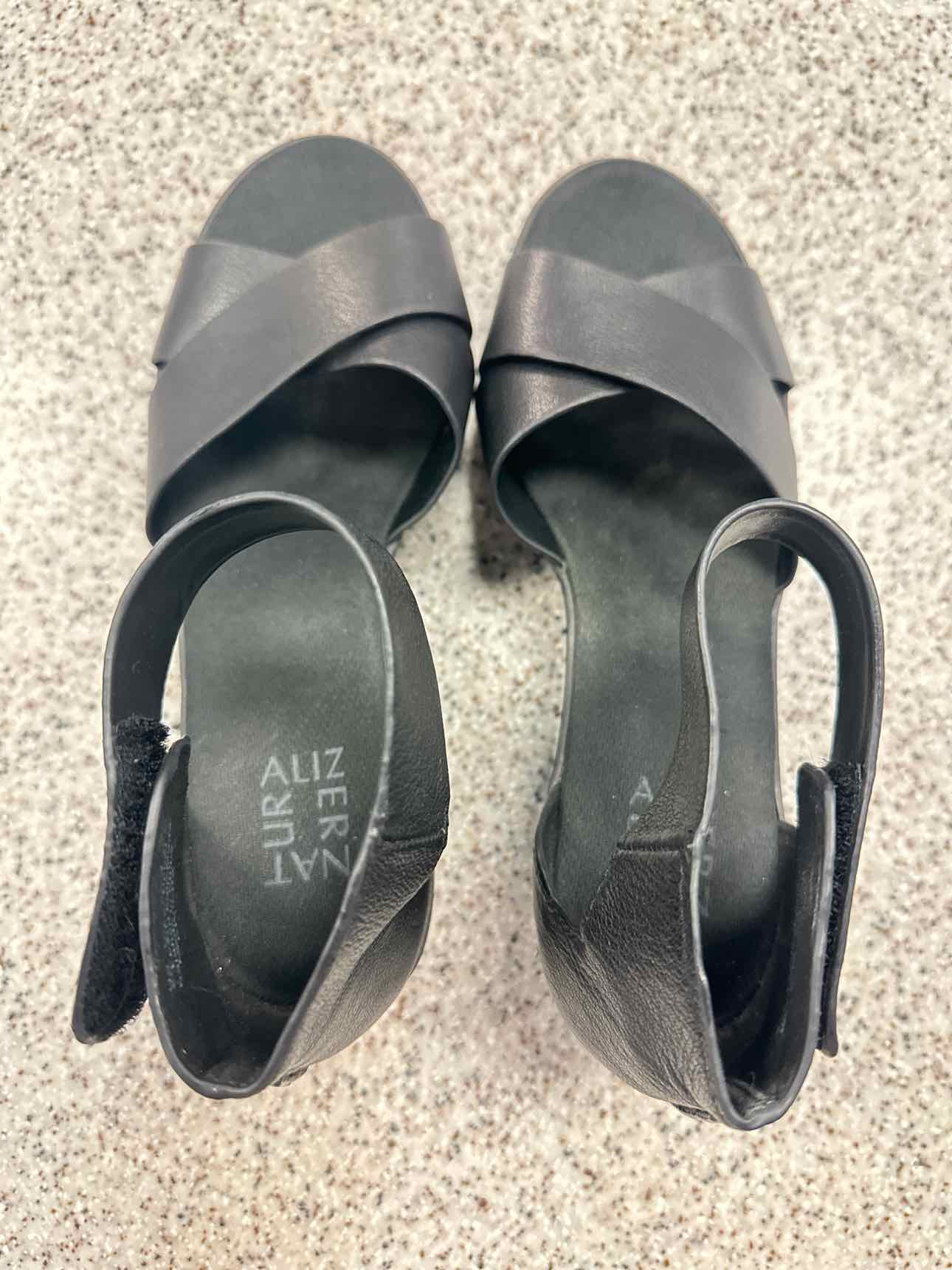 NATURALIZER Size 8 Black sandal