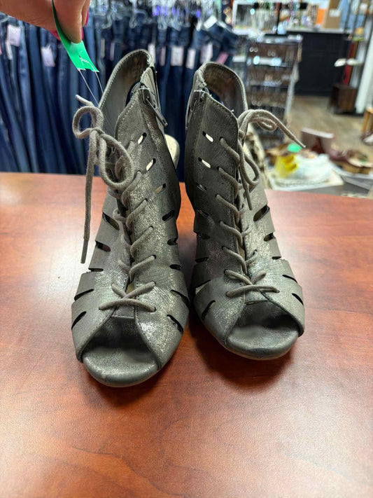 Jasmin Metallic Gray Lace-Up Wedge Sandals Size 7