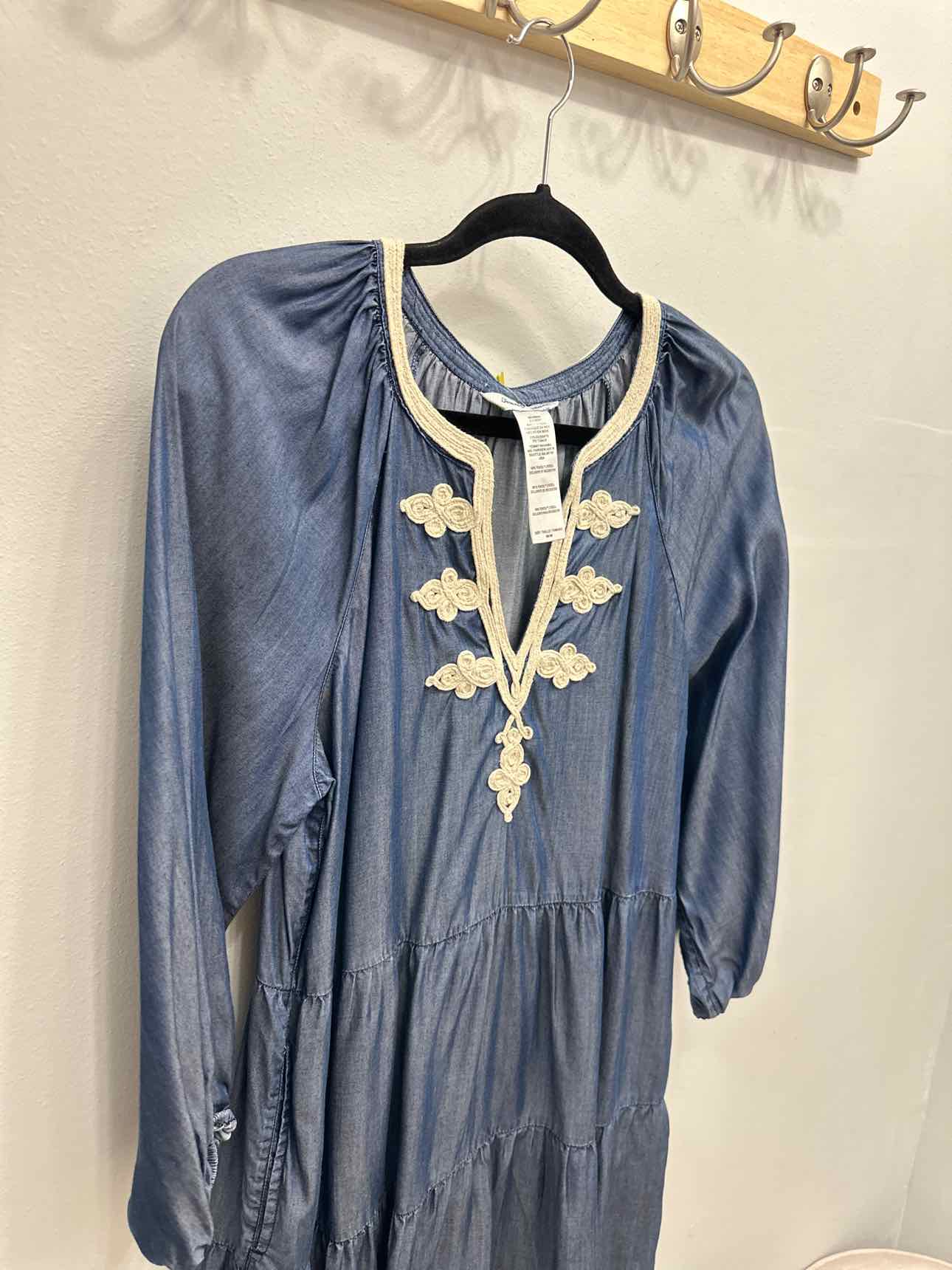 Tommy Bahama Size Medium Denim Dress